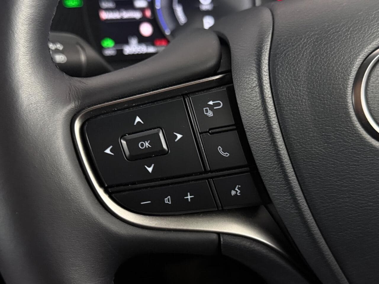 Lexus UX thumbnail Misc Controls