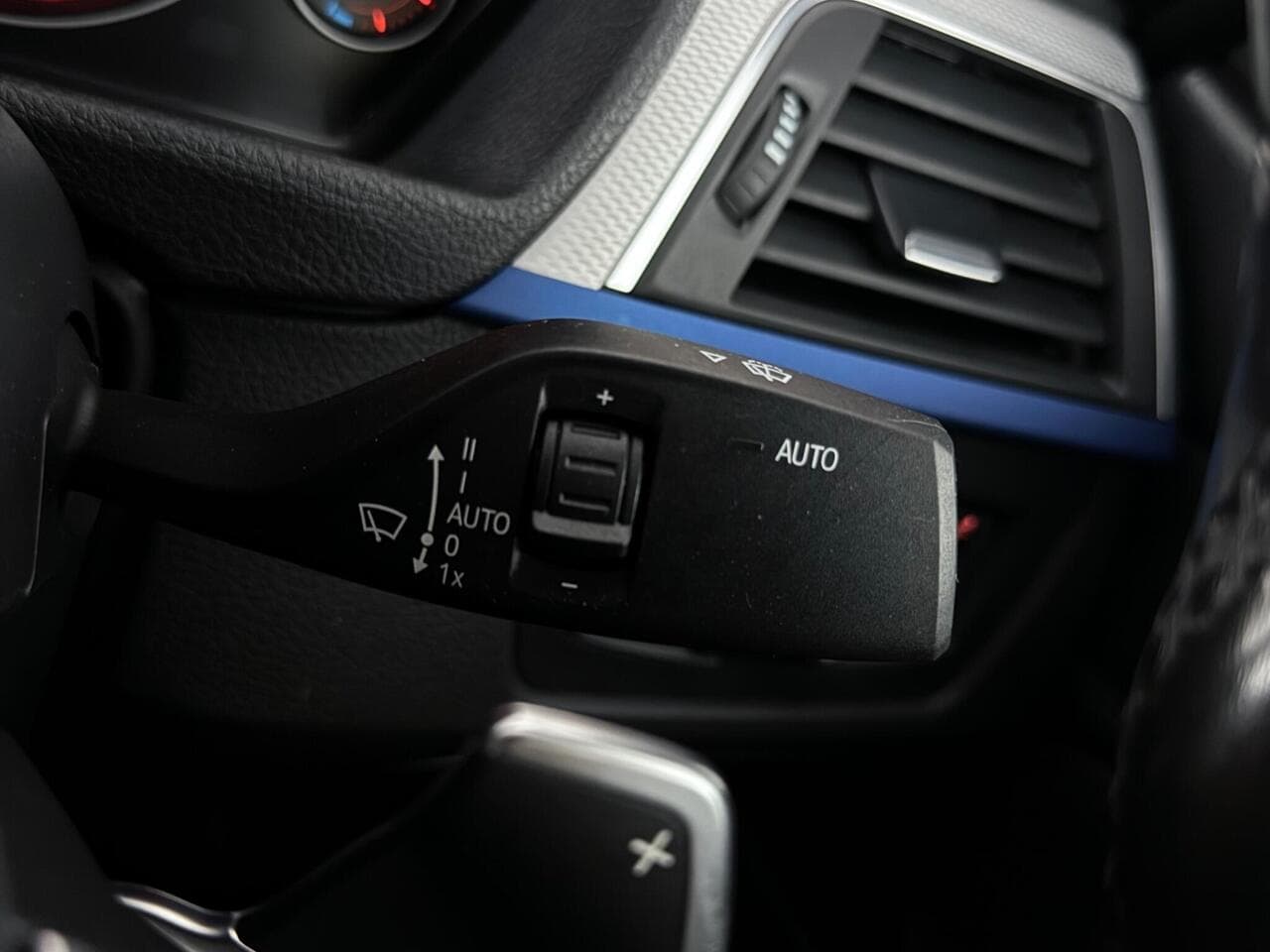 BMW 4 Series thumbnail Misc Controls