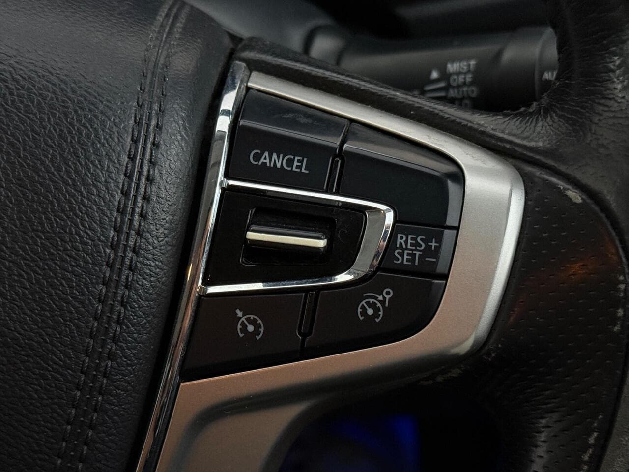 Mitsubishi L200 thumbnail Misc Controls