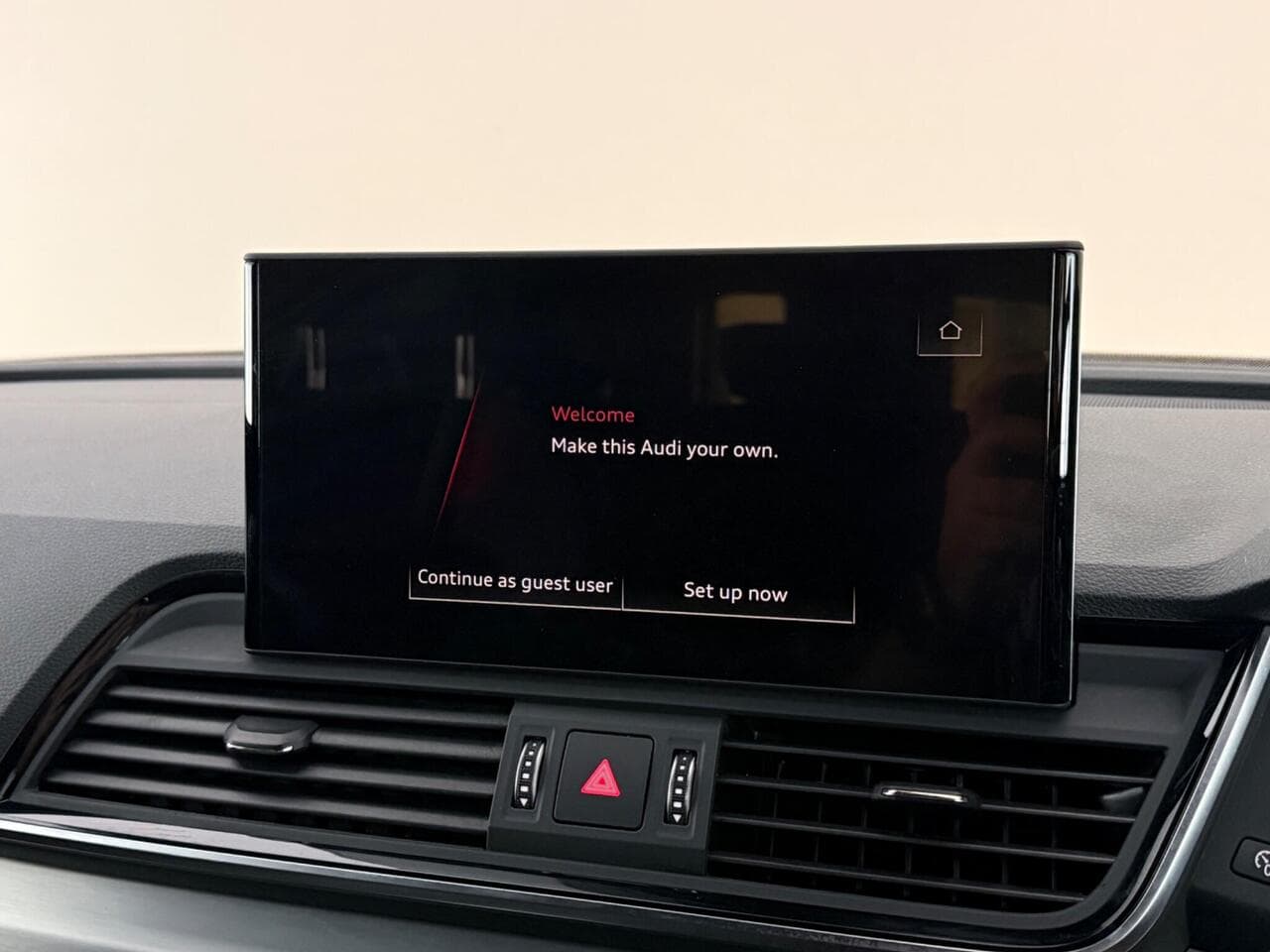 Audi Q5 thumbnail Infotainment System
