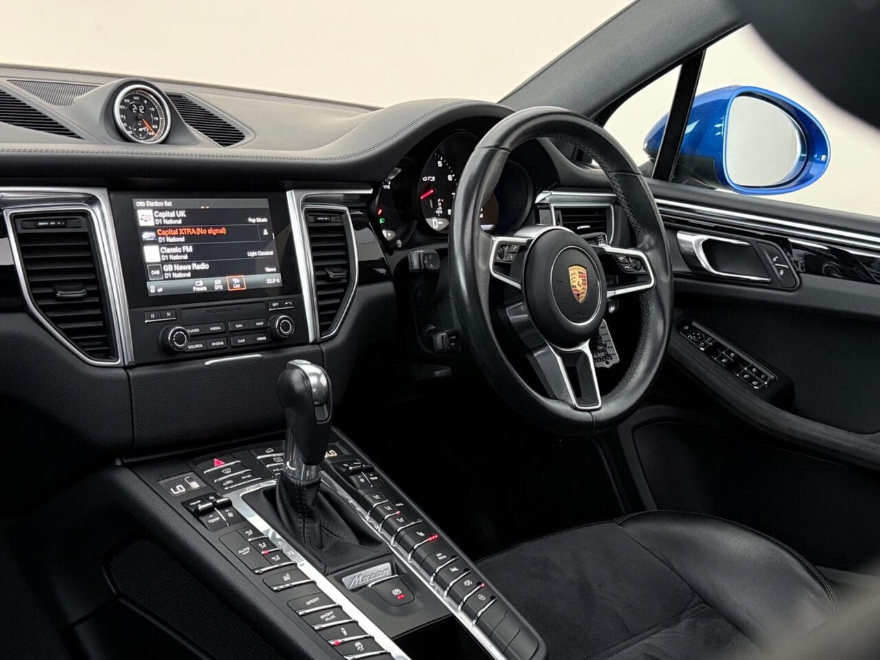 Porsche Macan thumbnail Interior Front