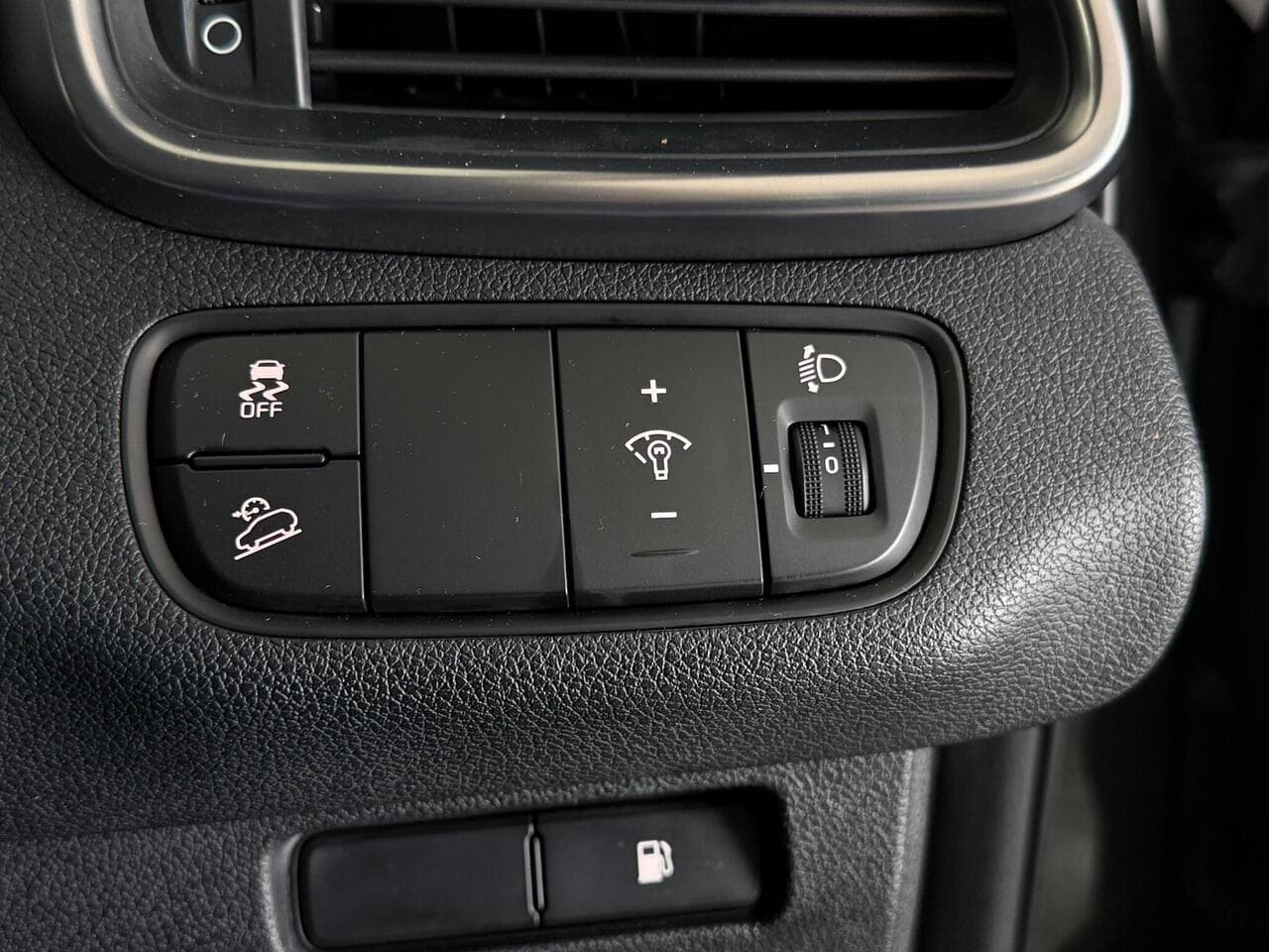 Kia Sorento thumbnail Misc Controls