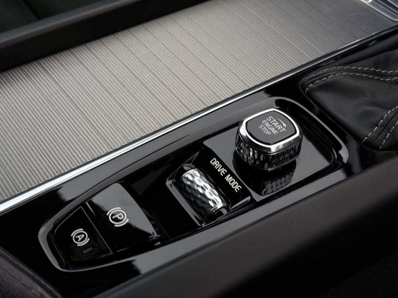Volvo XC60 thumbnail Misc Controls