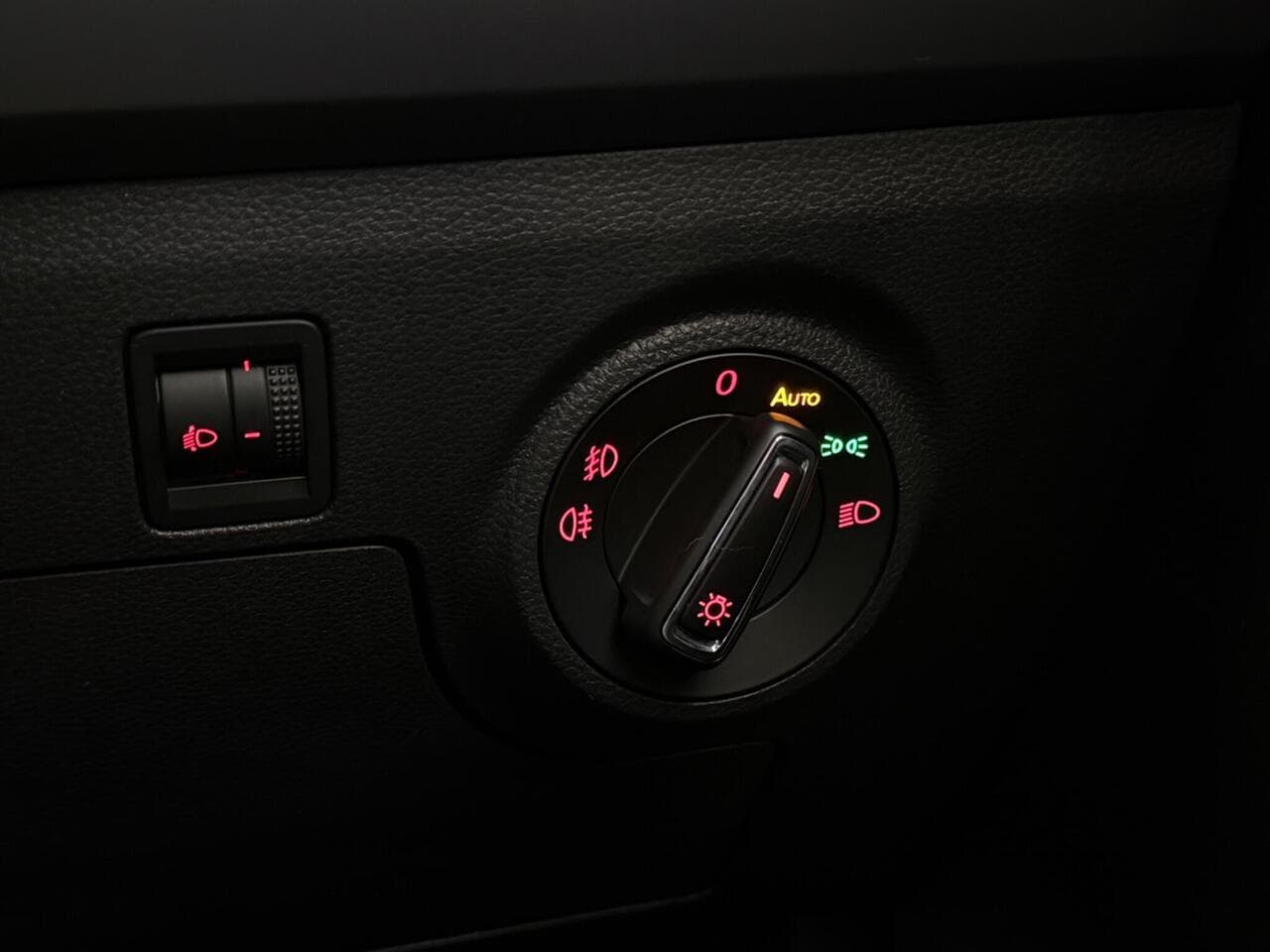 SEAT Ibiza thumbnail Misc Controls