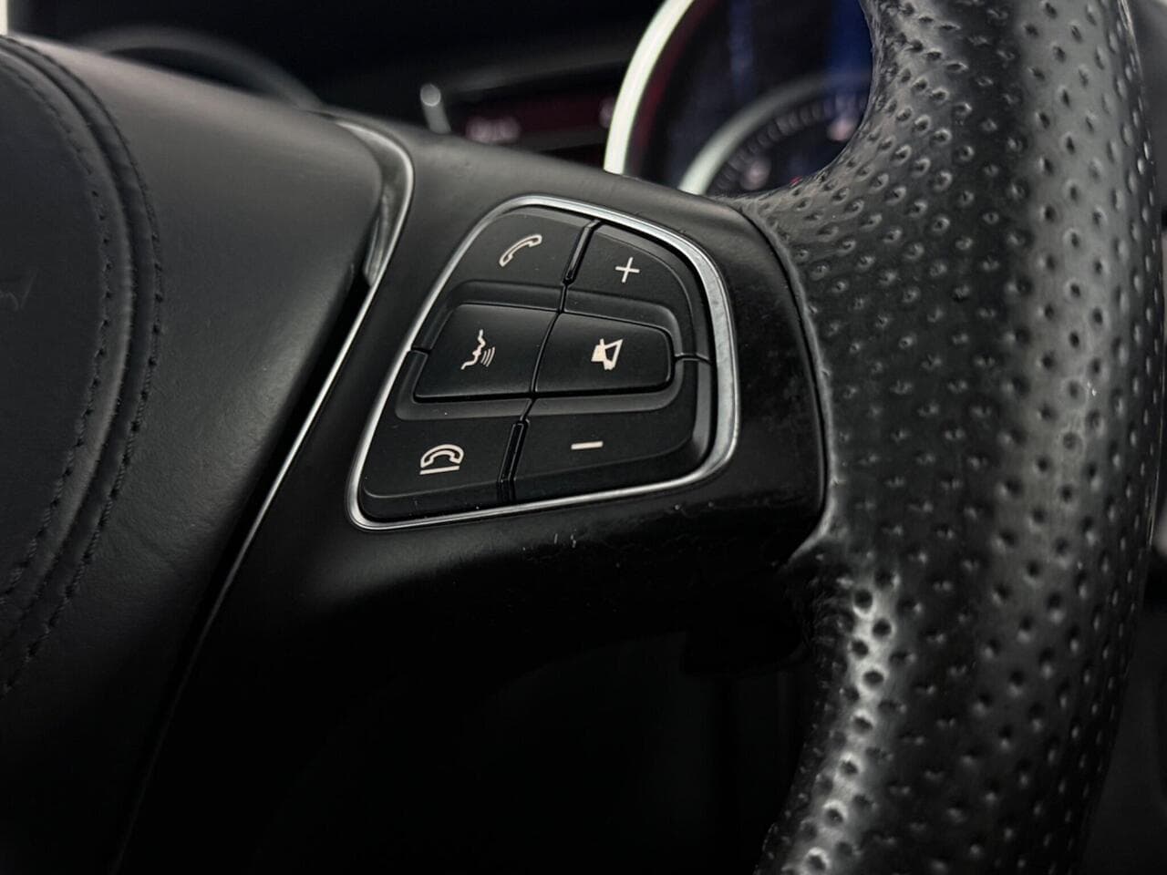 Mercedes-Benz GLS thumbnail Misc Controls