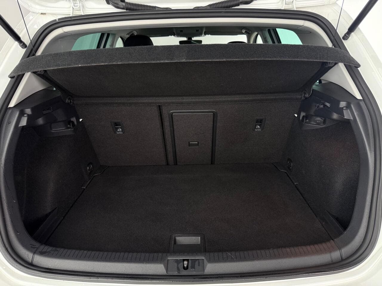 Volkswagen Golf thumbnail Boot