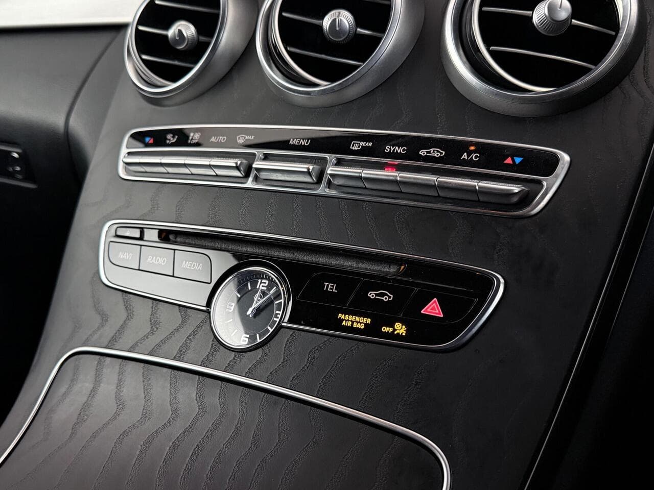Mercedes-Benz C Class thumbnail Misc Controls