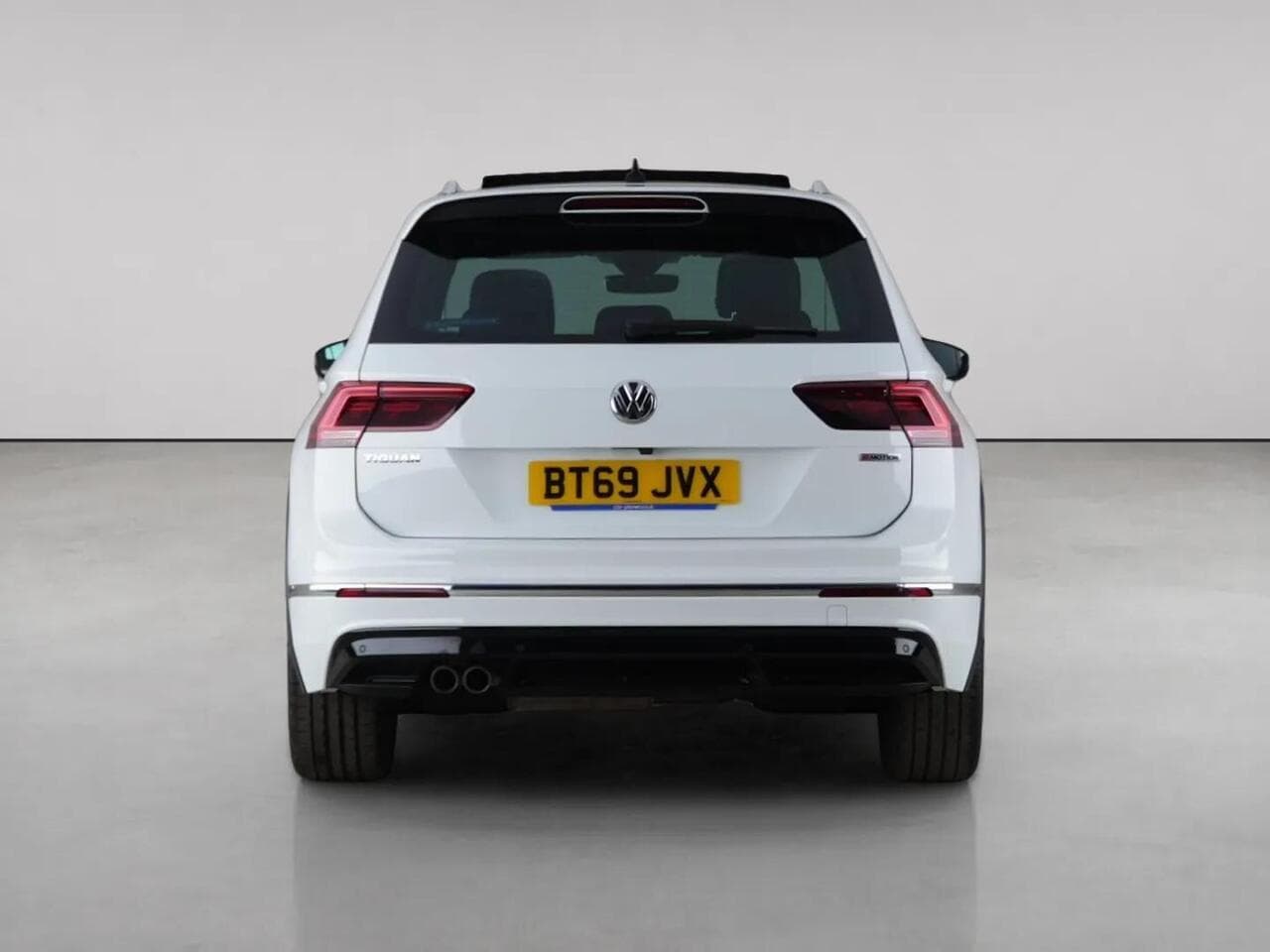 Volkswagen Tiguan thumbnail Rear