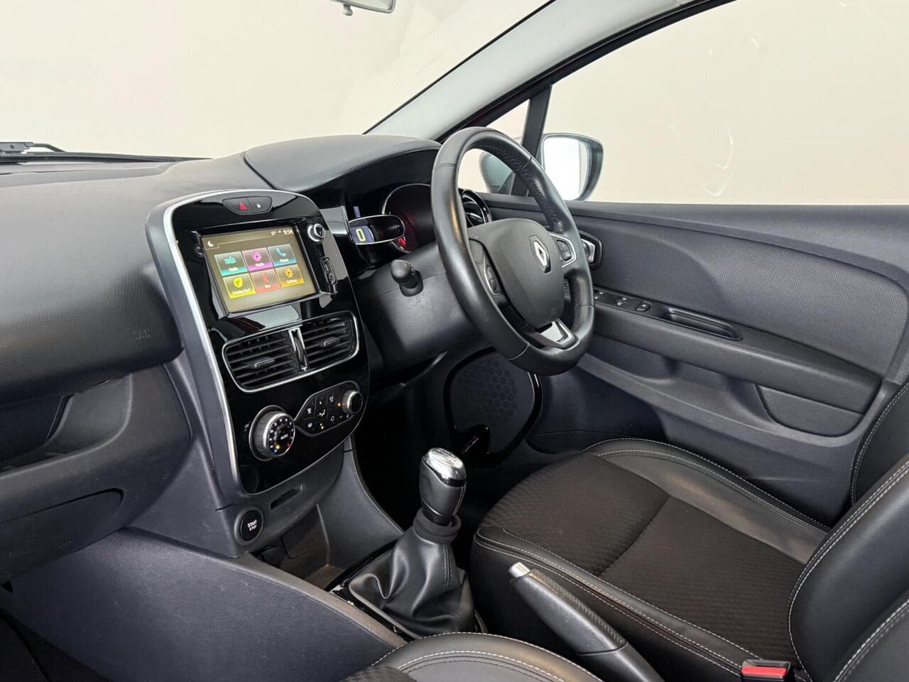 Renault Clio thumbnail Interior Front