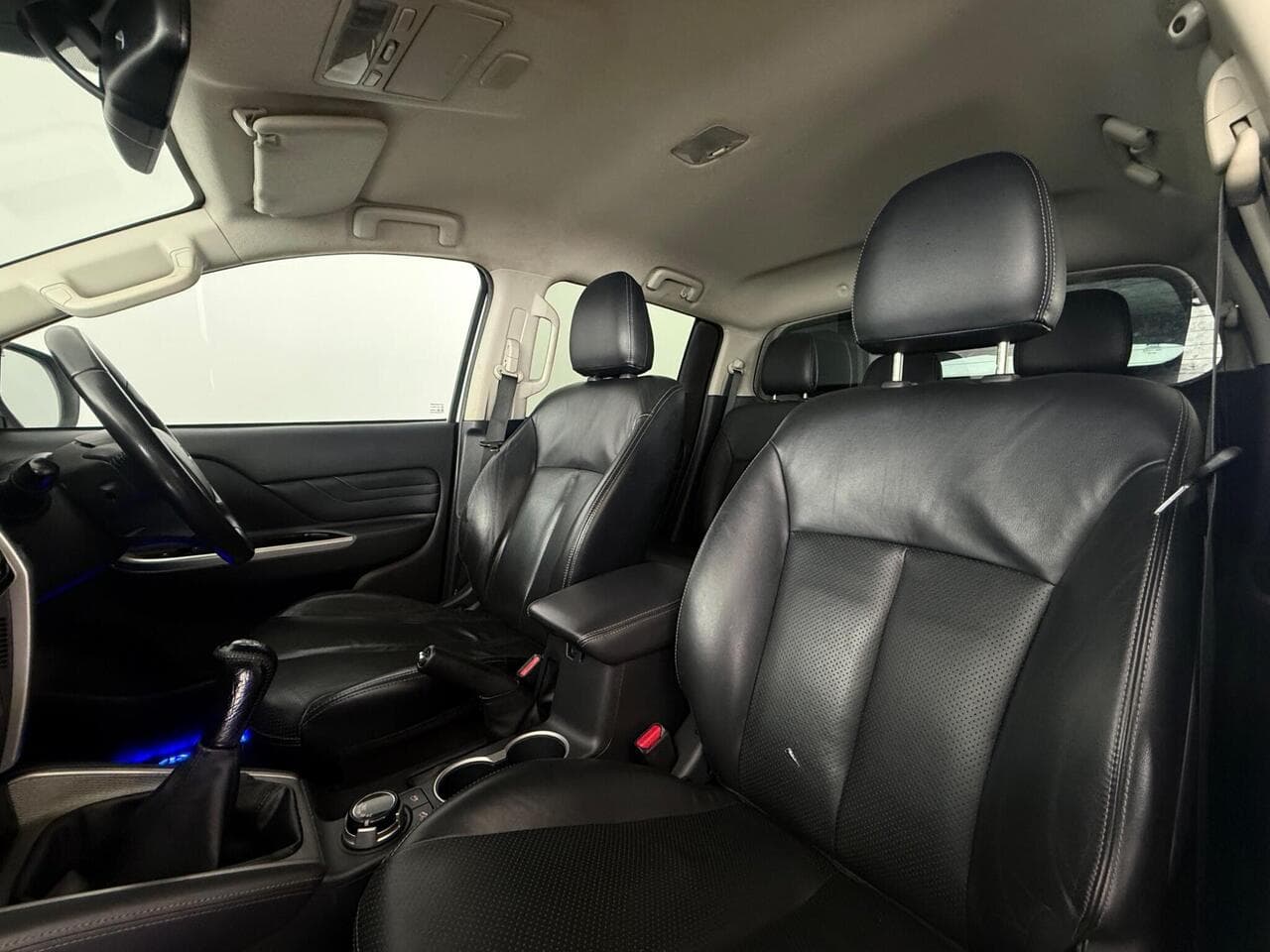 Mitsubishi L200 thumbnail Seat Front Passenger