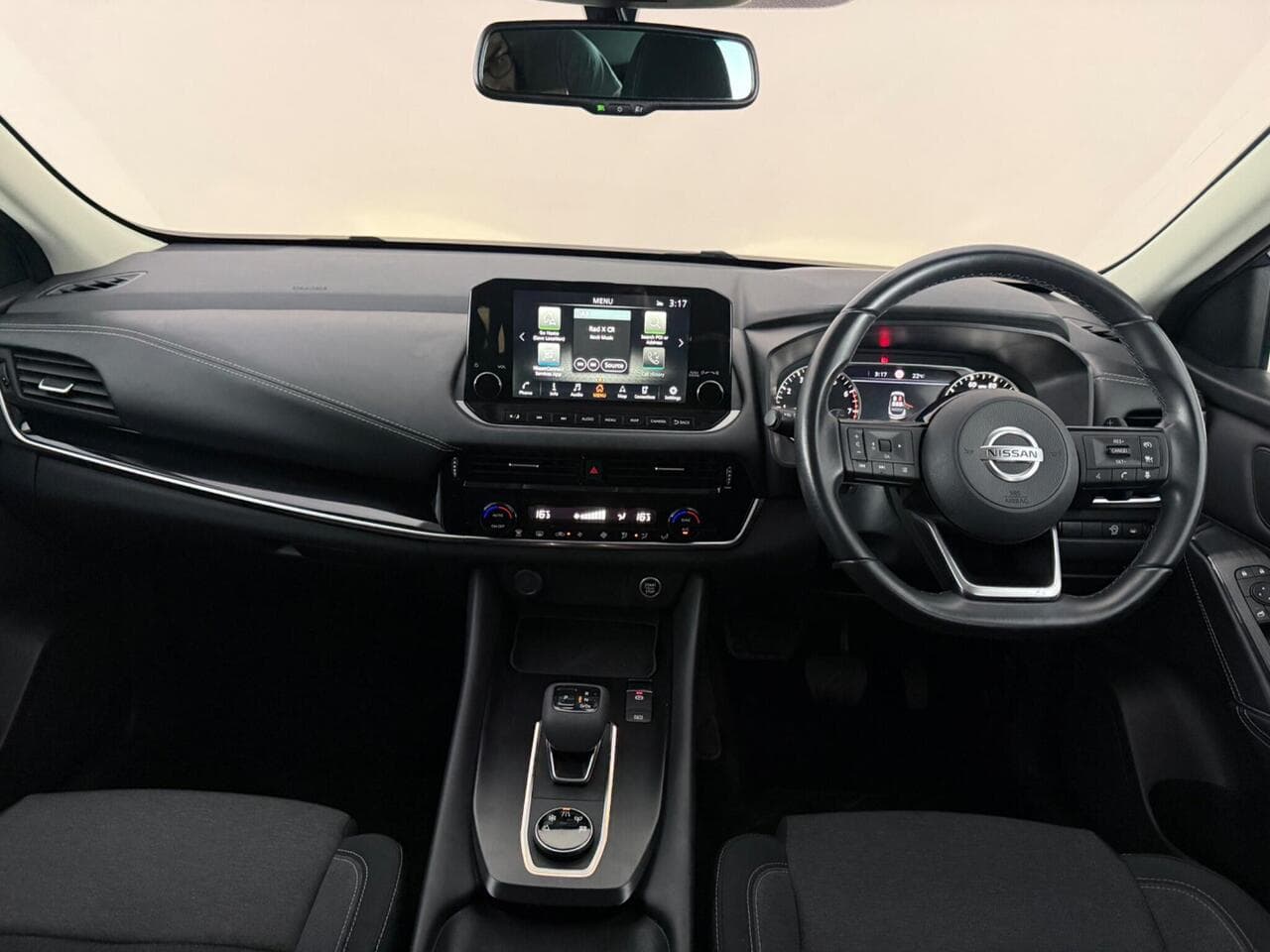 Nissan Qashqai thumbnail Interior Front