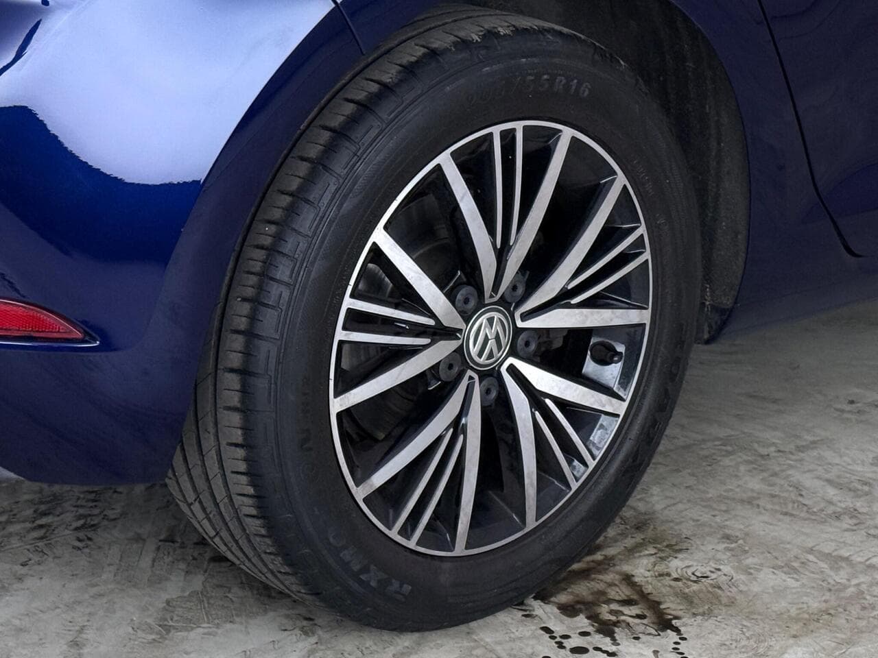 Volkswagen Golf thumbnail Wheel