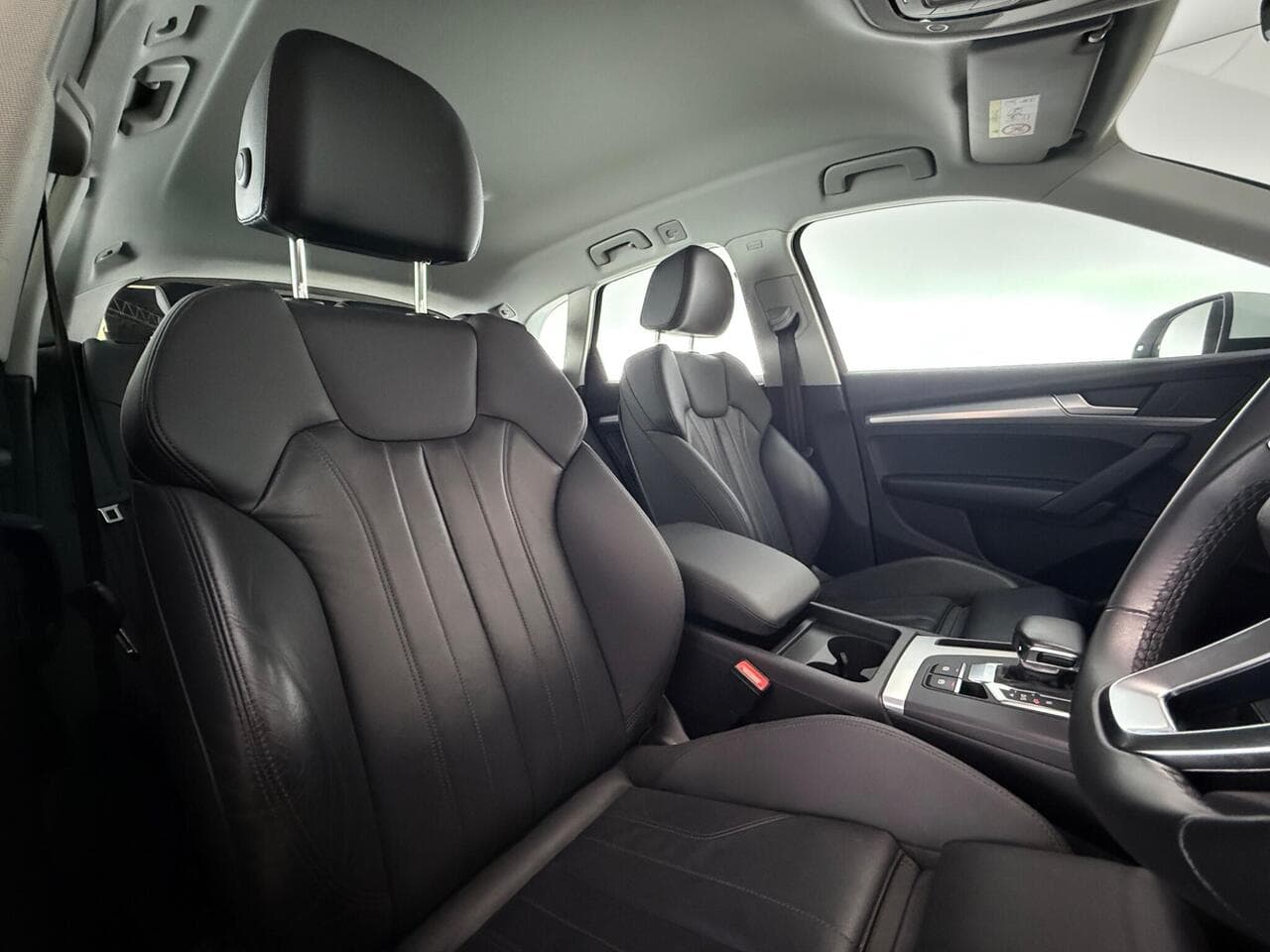 Audi Q5 thumbnail Seat Driver