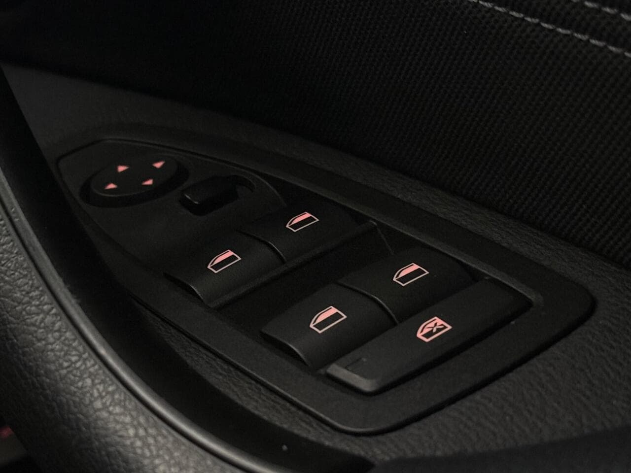 BMW X2 thumbnail Misc Controls