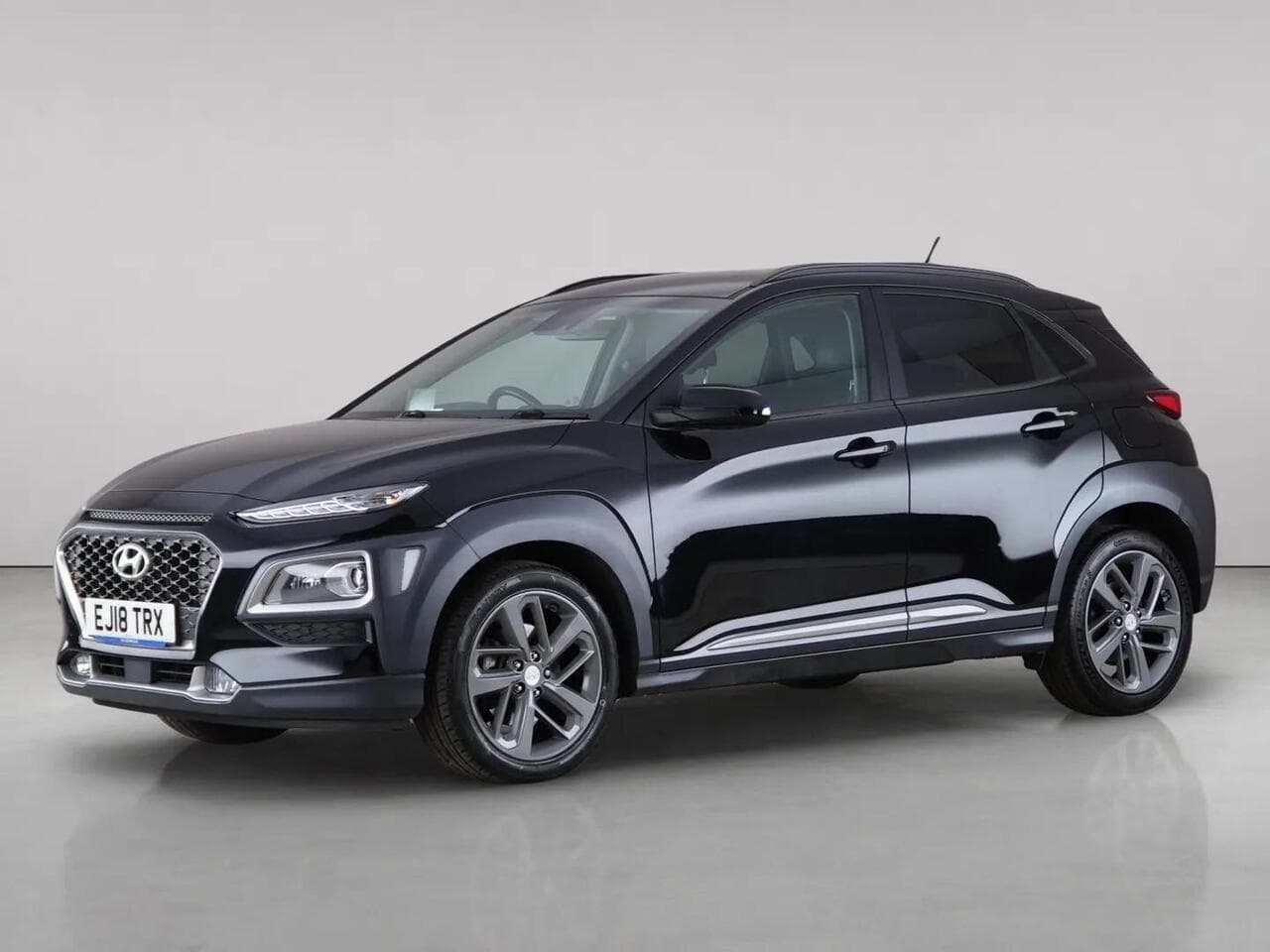 Hyundai KONA thumbnail Front Left