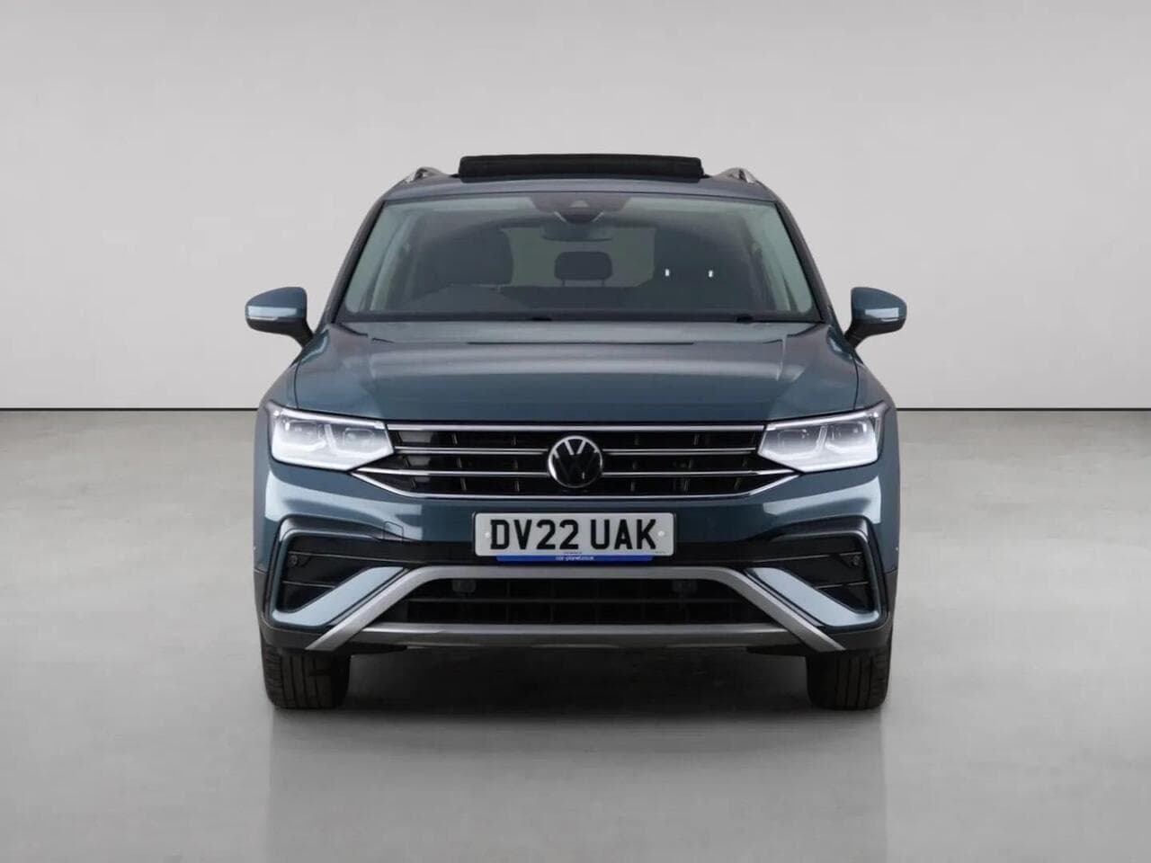 Volkswagen Tiguan Allspace thumbnail Front