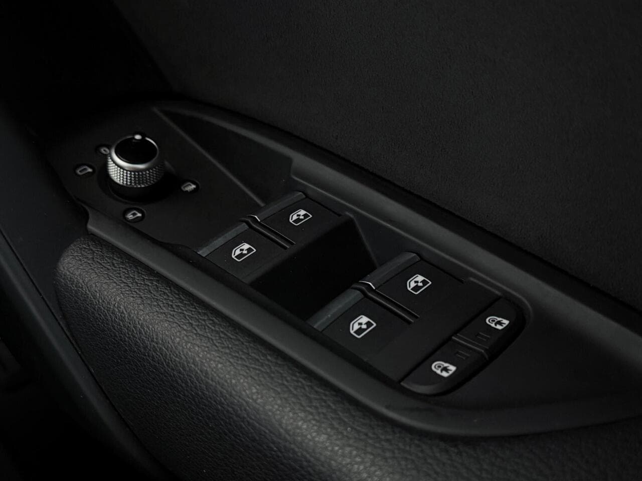Audi Q5 thumbnail Misc Controls