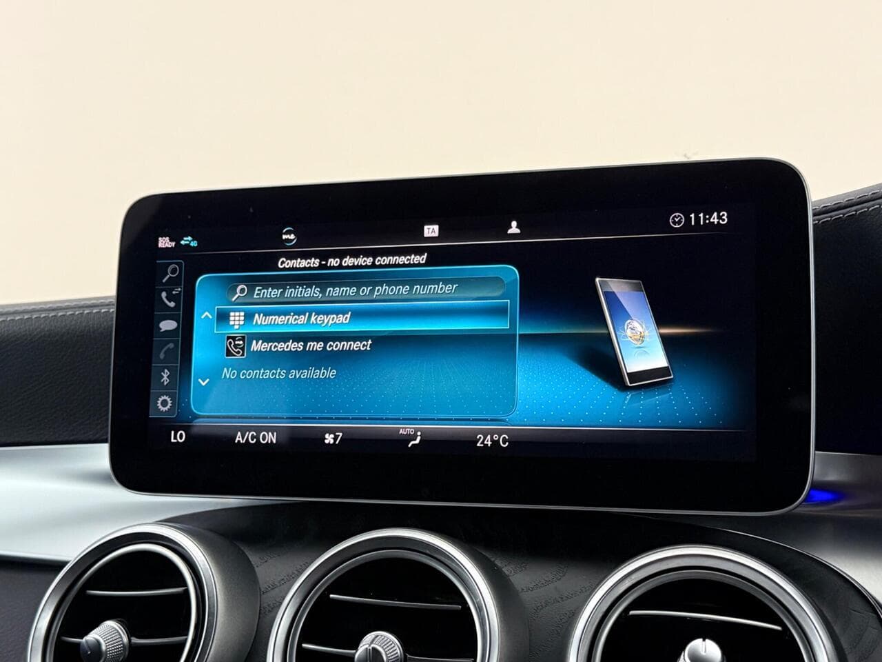 Mercedes-Benz C Class thumbnail Infotainment System