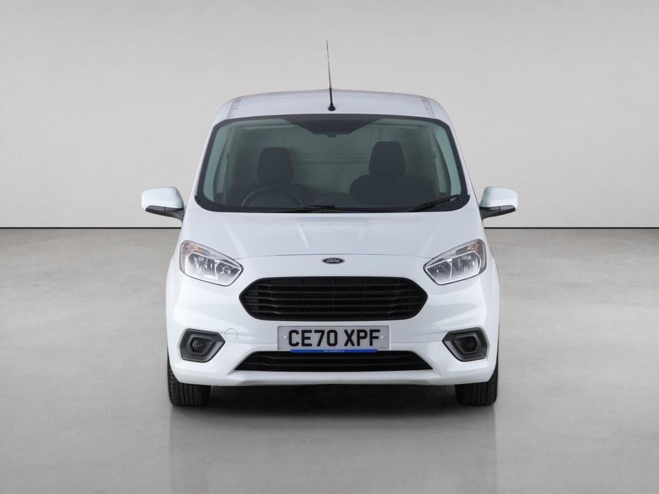 Ford Transit Courier thumbnail Front
