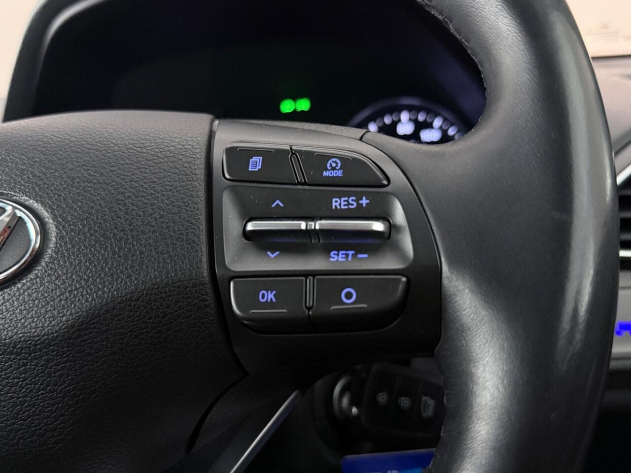 Hyundai i30 thumbnail Misc Controls