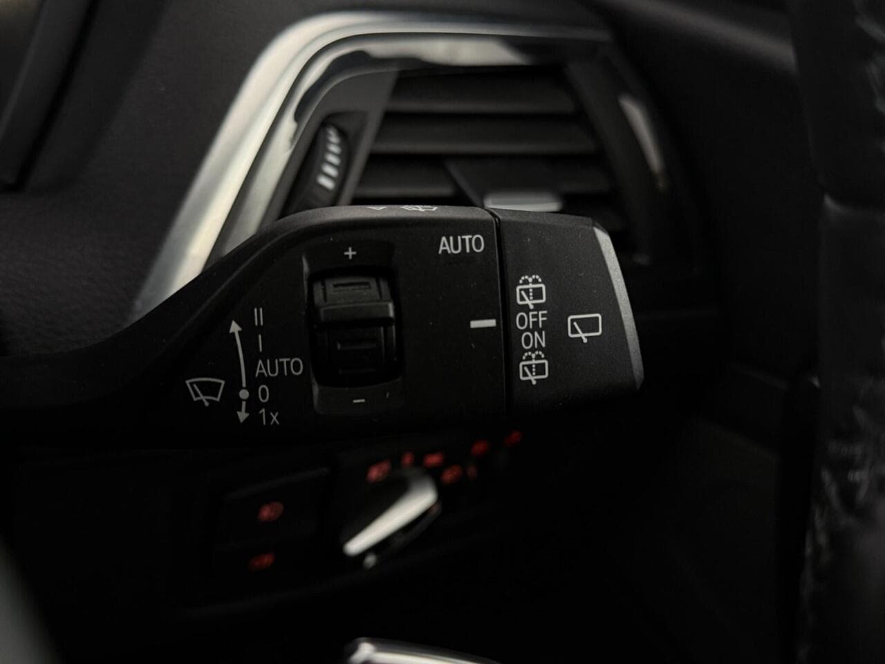 BMW 1 Series thumbnail Misc Controls