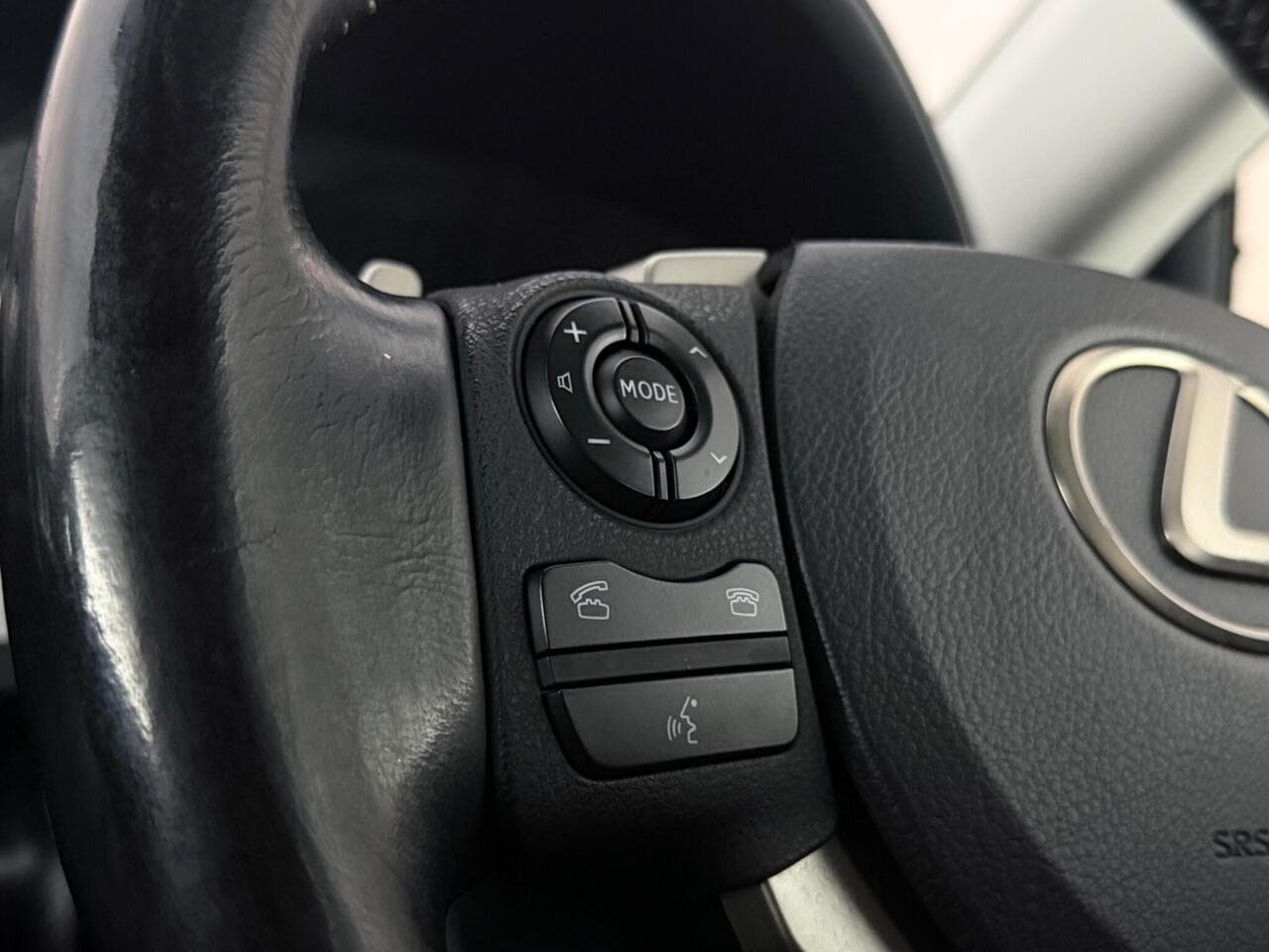 Lexus IS thumbnail Misc Controls