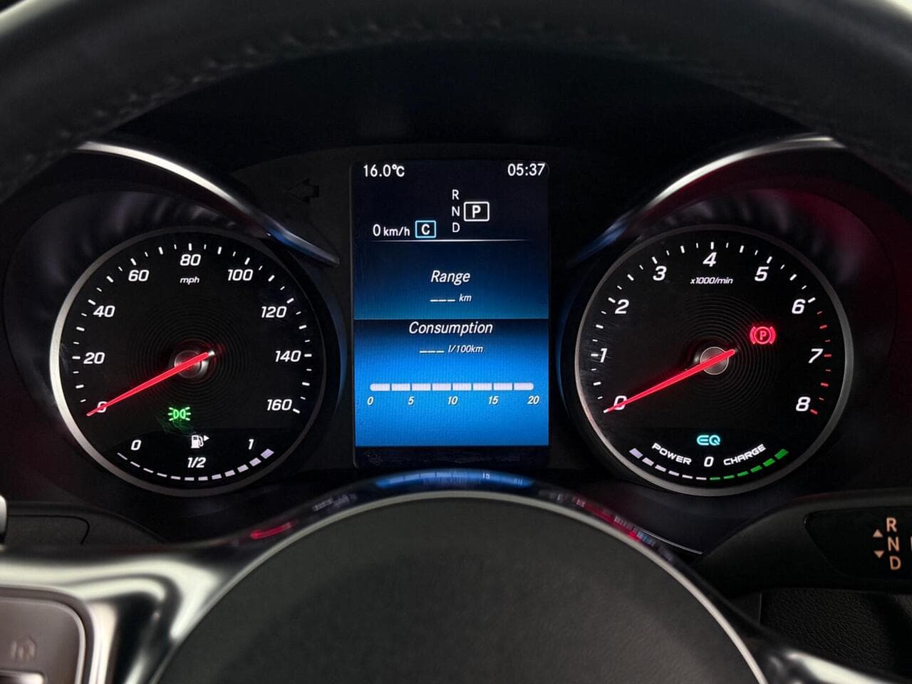 Mercedes-Benz GLC thumbnail Driver Instruments