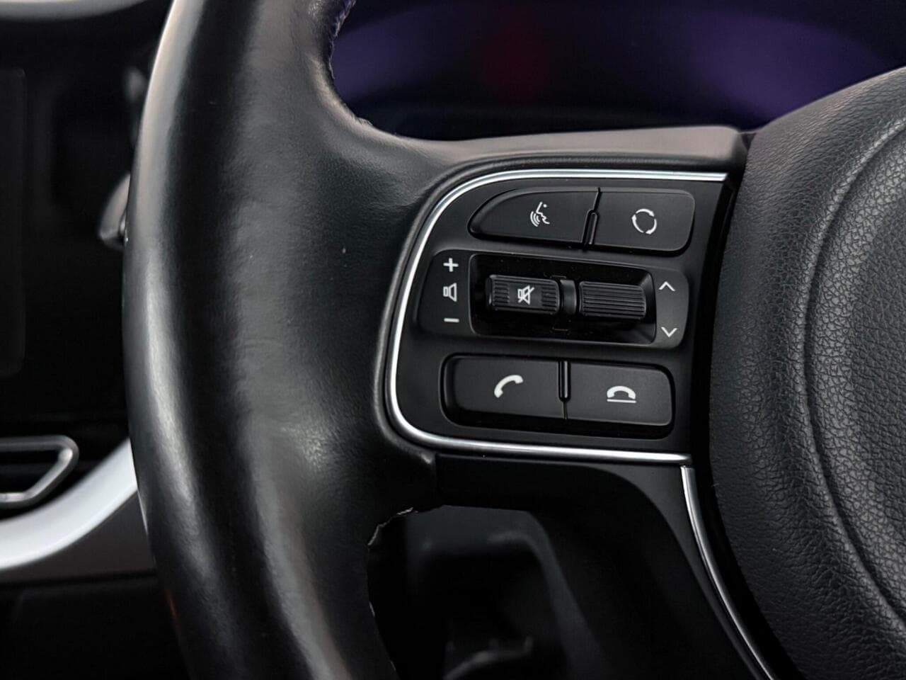 Kia Niro thumbnail Misc Controls