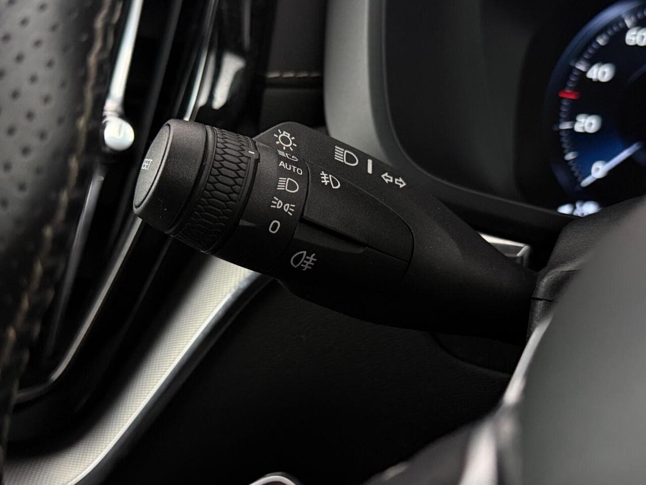 Volvo XC60 thumbnail Misc Controls