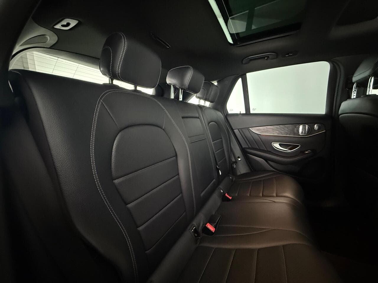 Mercedes-Benz GLC thumbnail Seats Rear