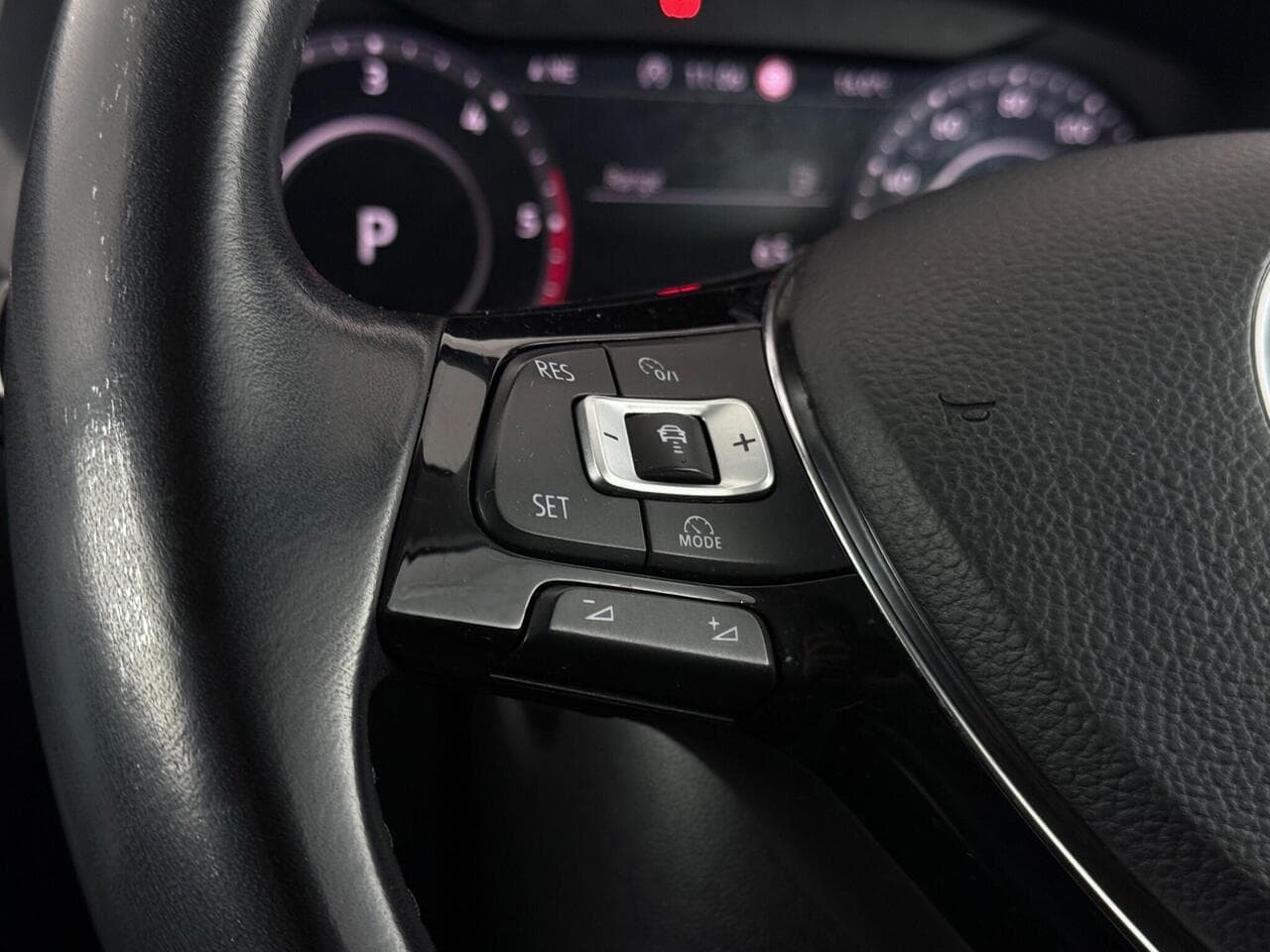 Volkswagen Tiguan thumbnail Misc Controls