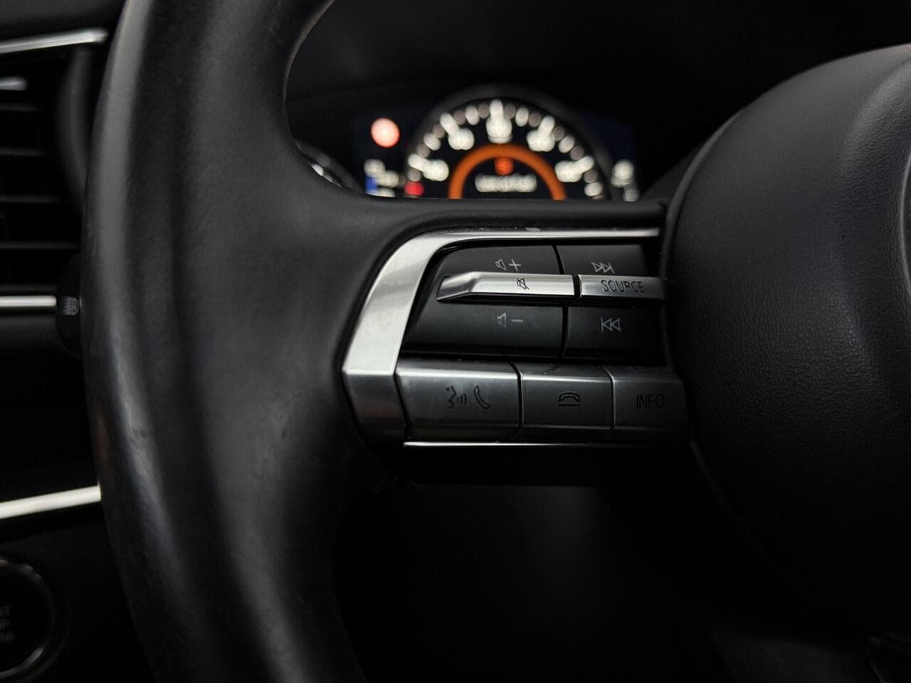 Mazda CX-30 thumbnail Misc Controls