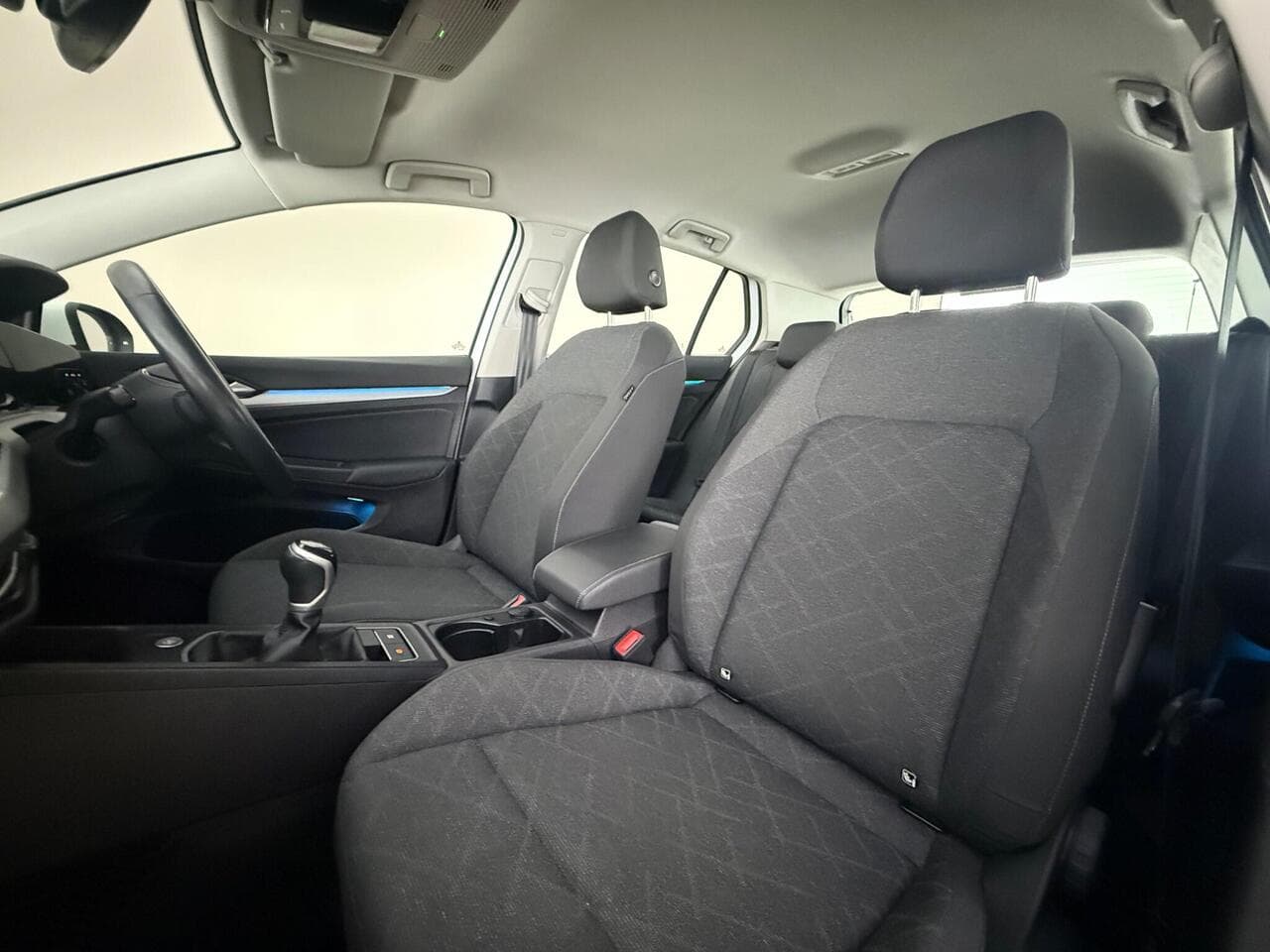 Volkswagen Golf thumbnail Seat Front Passenger