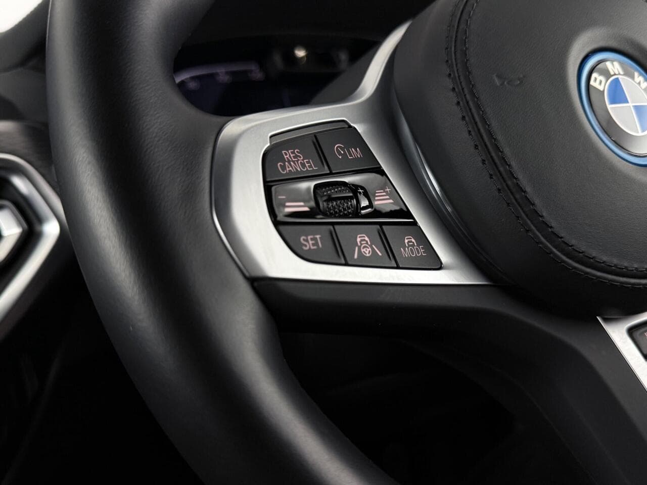 BMW iX3 thumbnail Misc Controls