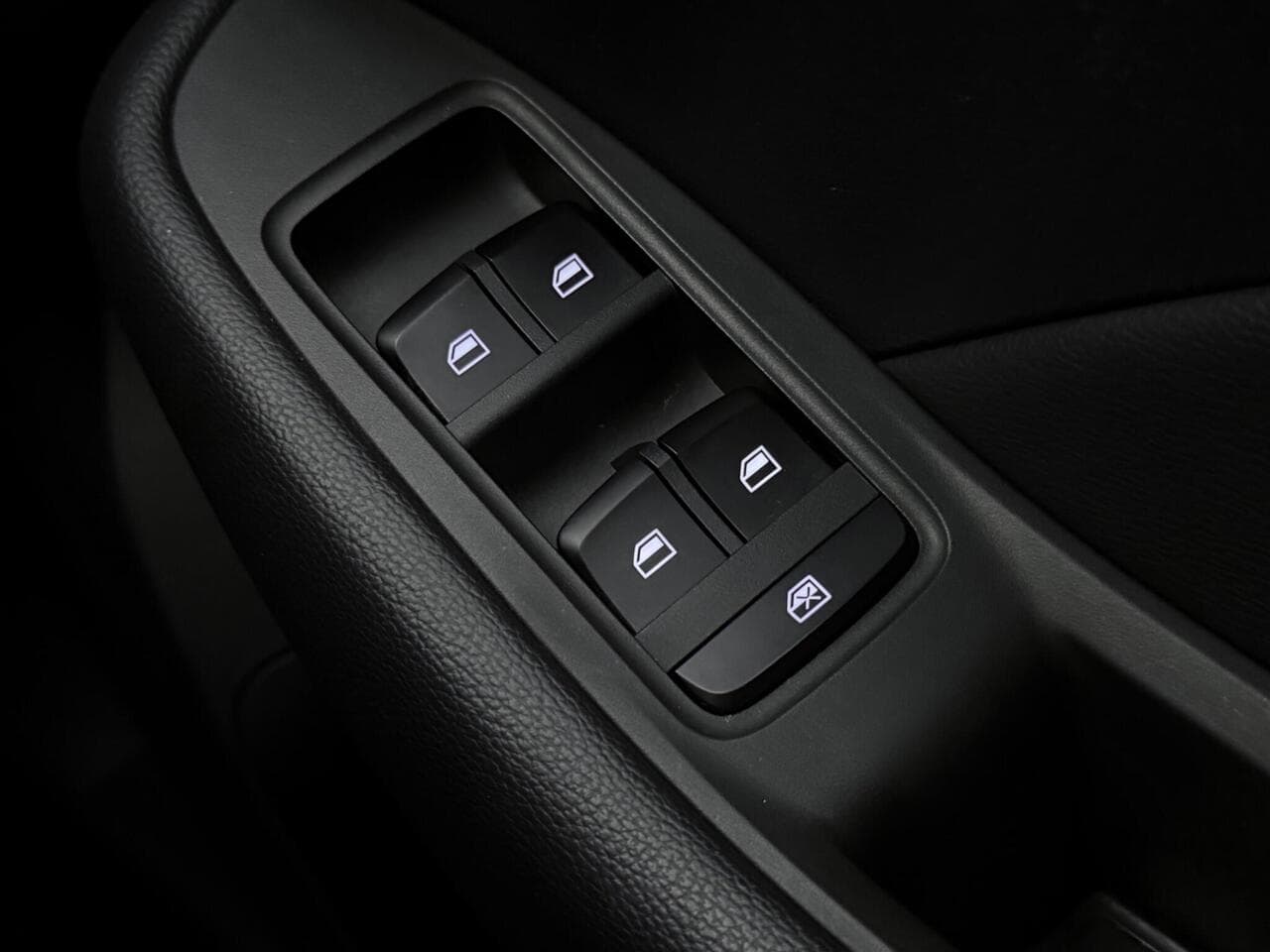 MG MG ZS thumbnail Misc Controls