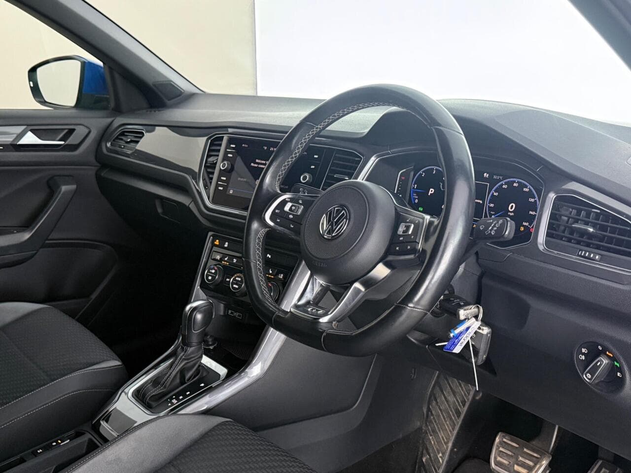 Volkswagen T-Roc thumbnail Interior Front