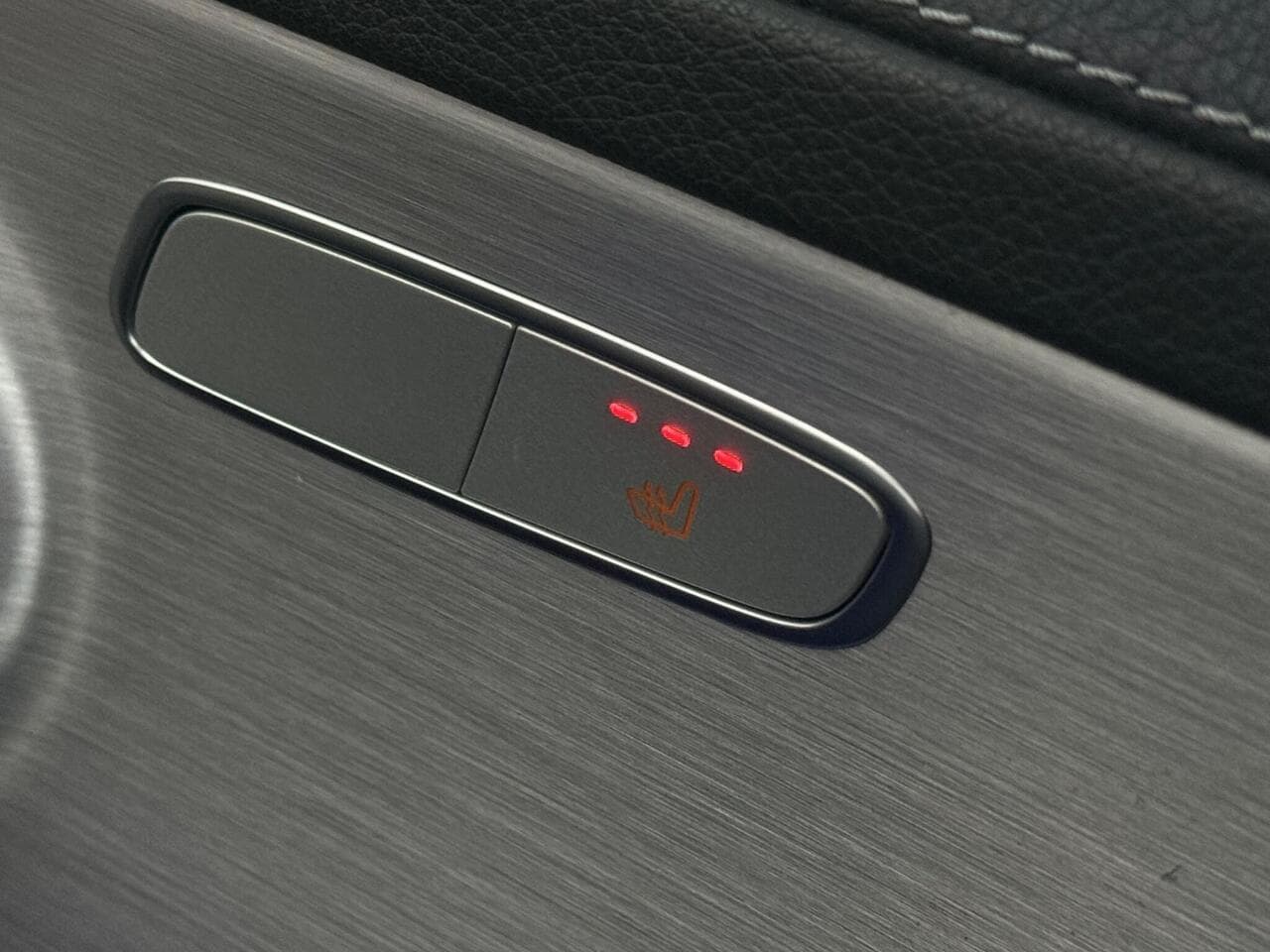 Mercedes-Benz C Class thumbnail Misc Controls