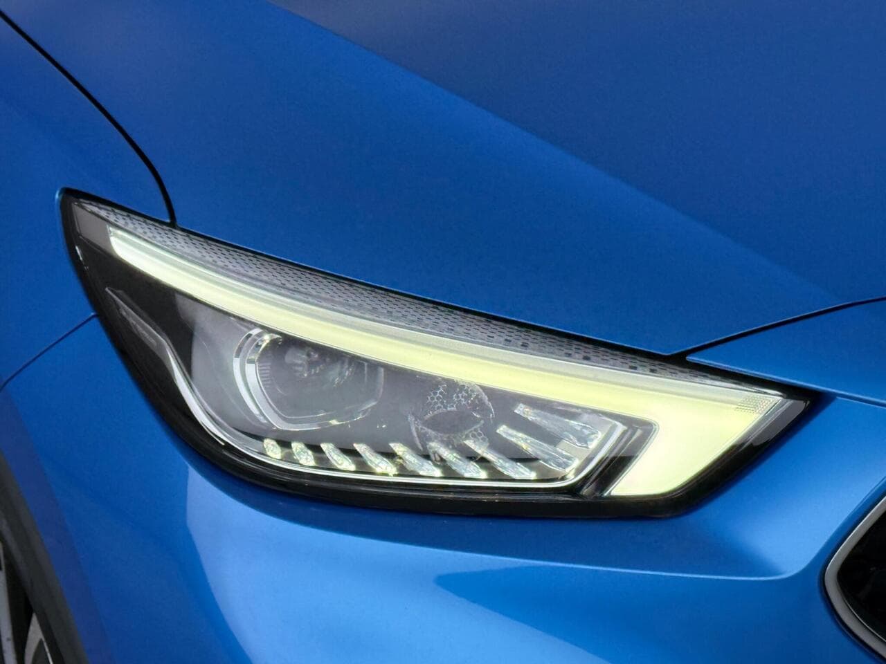 MG MG ZS thumbnail Lights Front