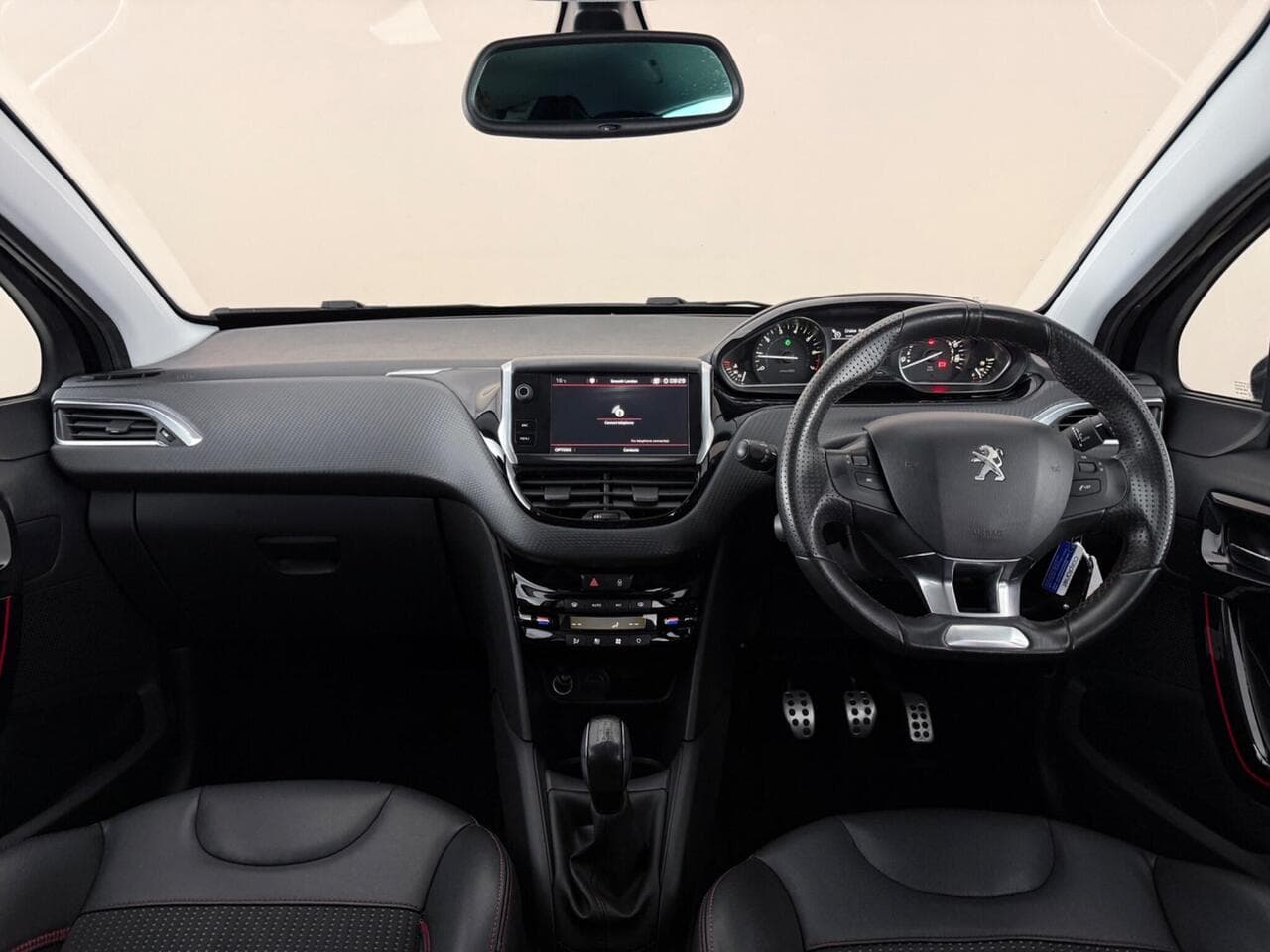 Peugeot 208 thumbnail Interior Front