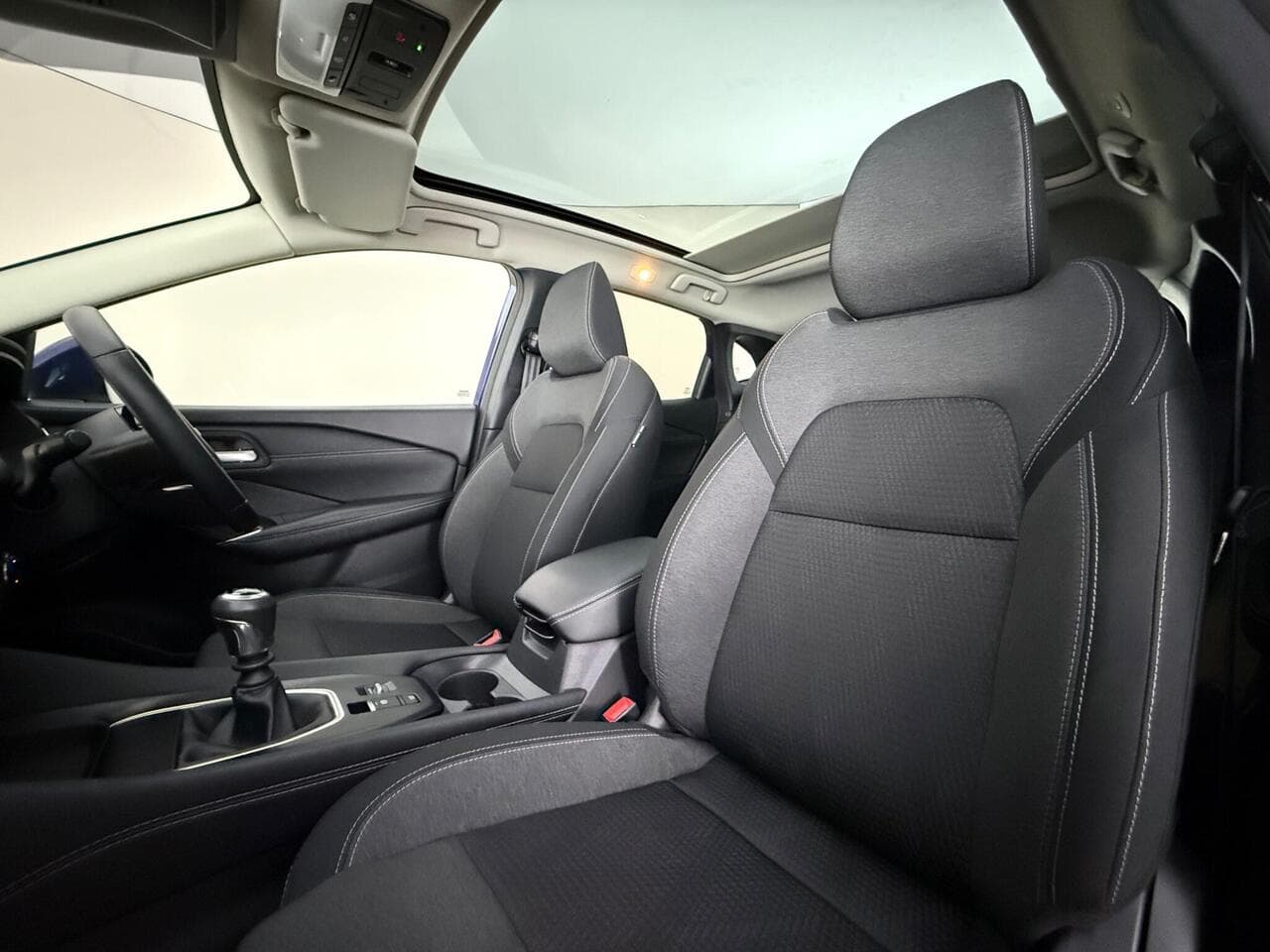 Nissan Qashqai thumbnail Seat Front Passenger