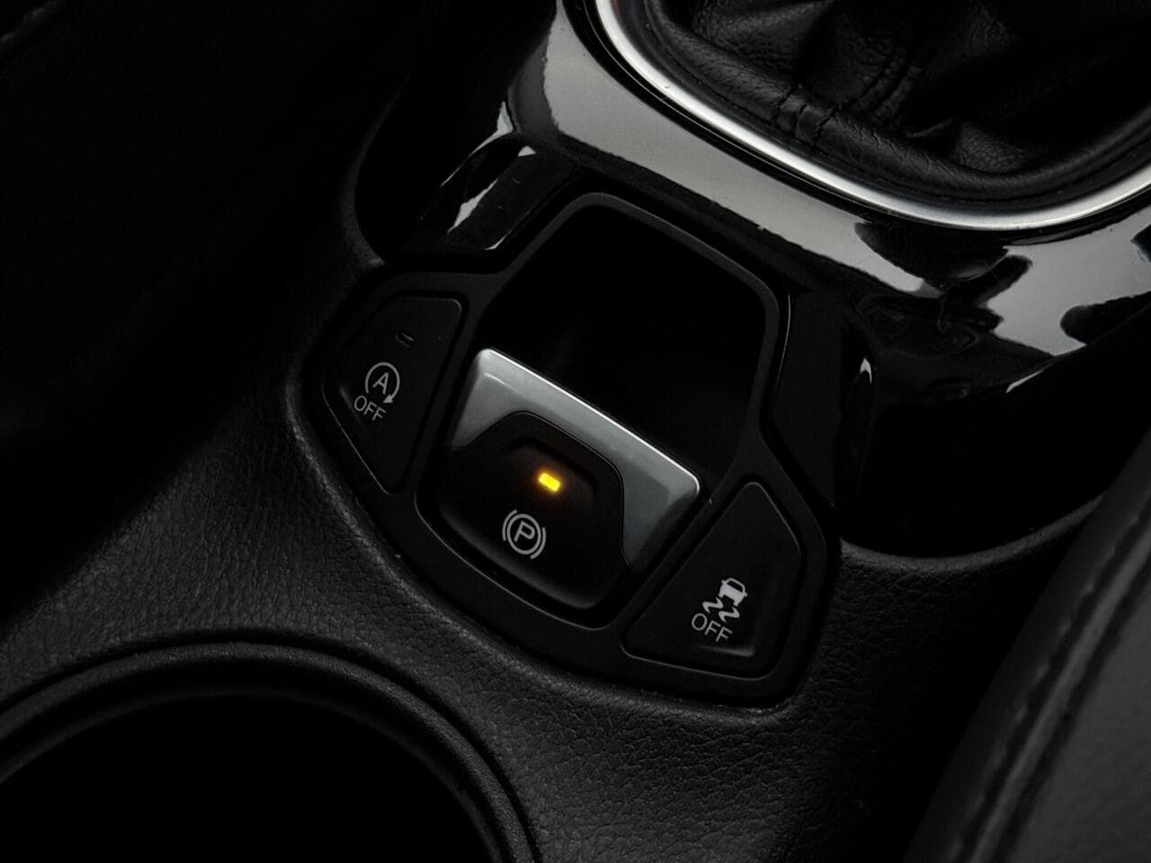 Jeep Compass thumbnail Misc Controls