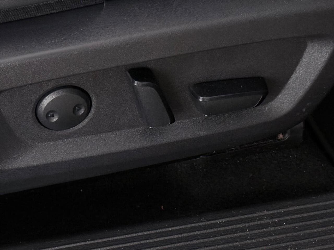 Nissan Qashqai thumbnail Misc Controls