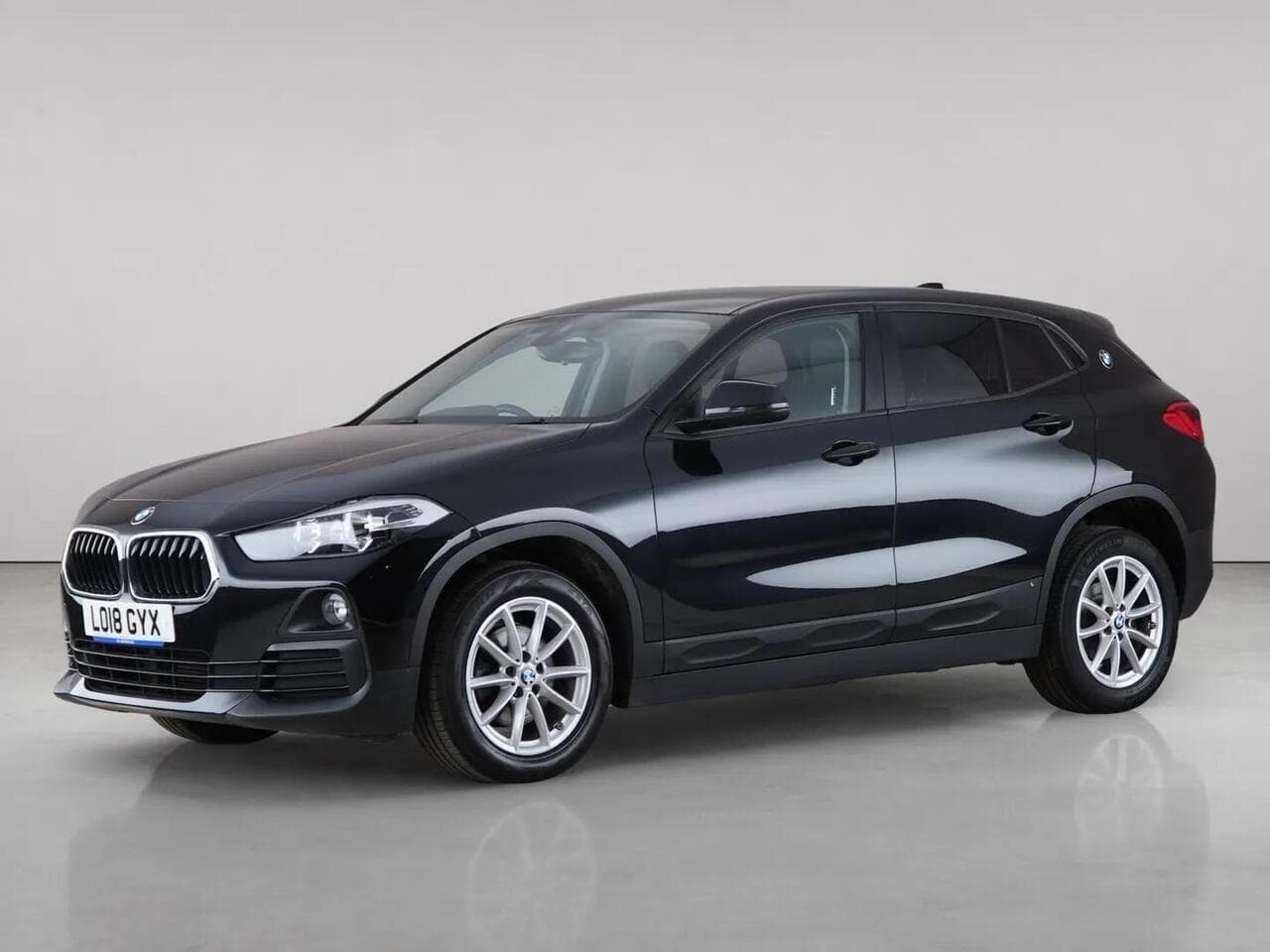 BMW X2 thumbnail Front Left