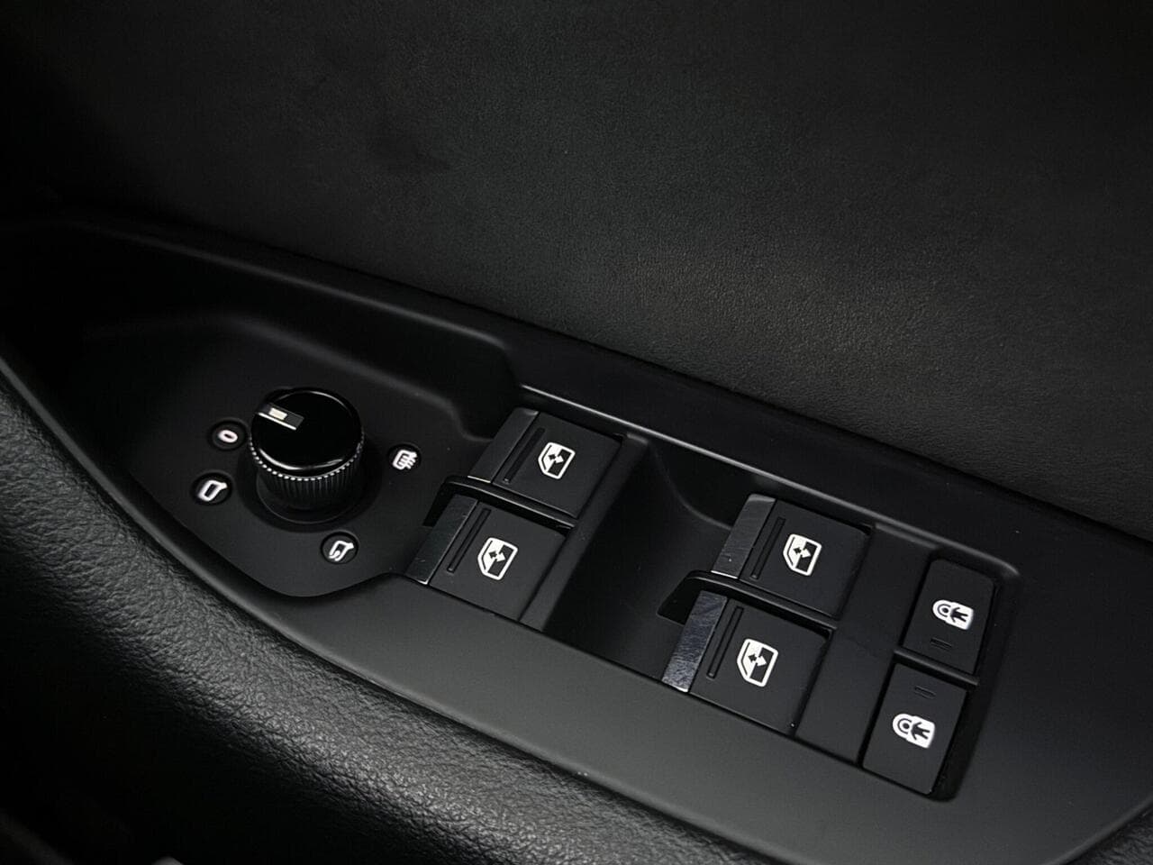 Audi A6 Saloon thumbnail Misc Controls