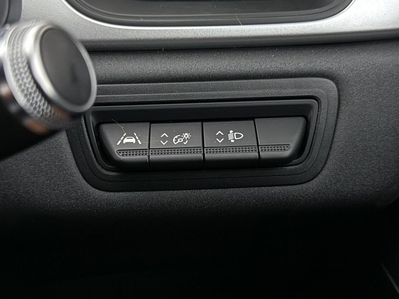 Renault Captur thumbnail Misc Controls