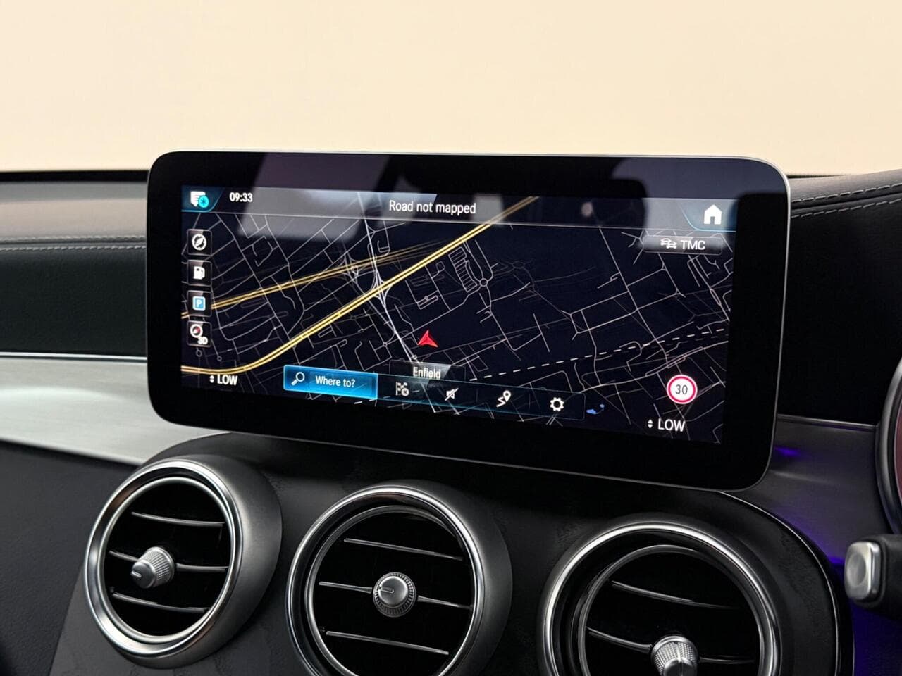 Mercedes-Benz GLC thumbnail Infotainment System
