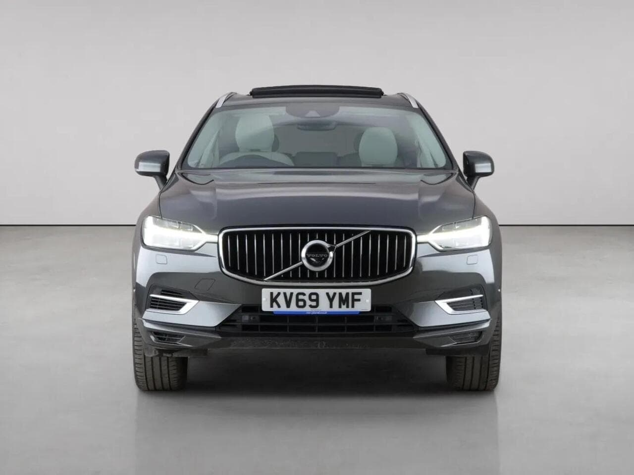 Volvo XC60 thumbnail Front