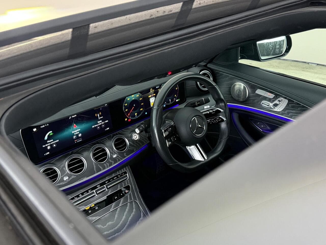 Mercedes-Benz E Class thumbnail Interior Front