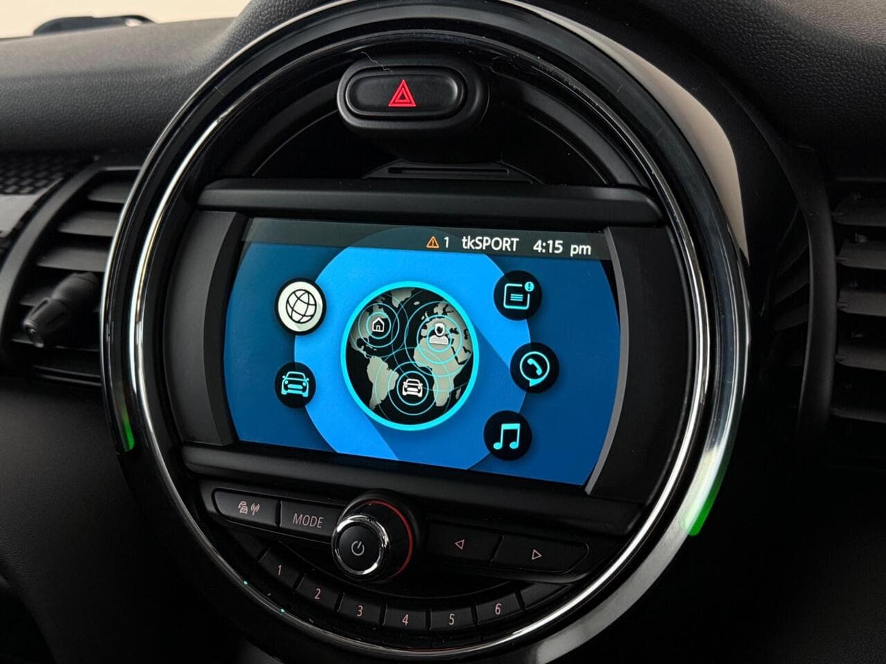 MINI Hatch thumbnail Infotainment System