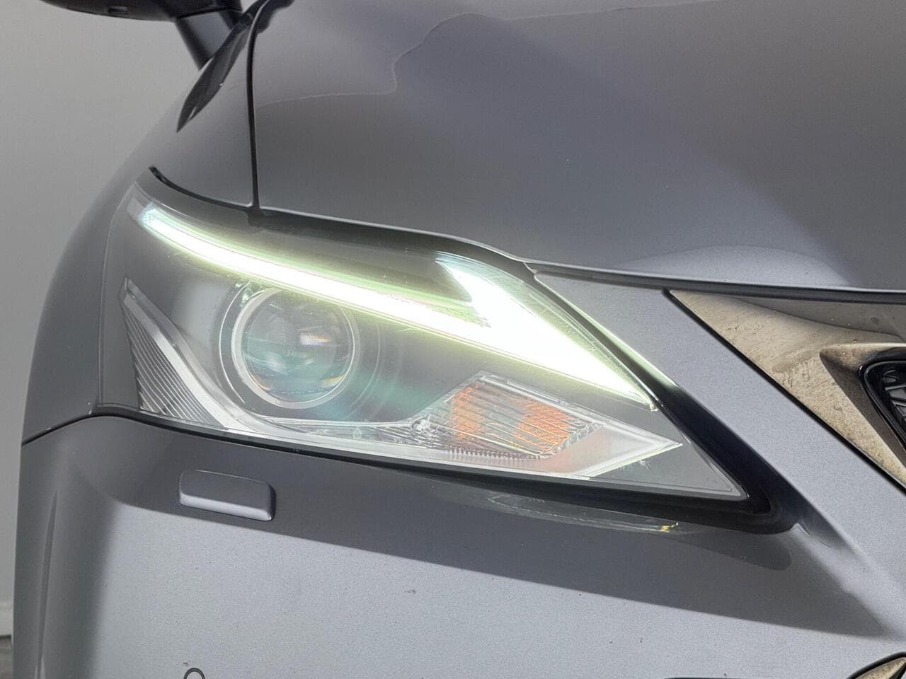 Lexus CT thumbnail Lights Front